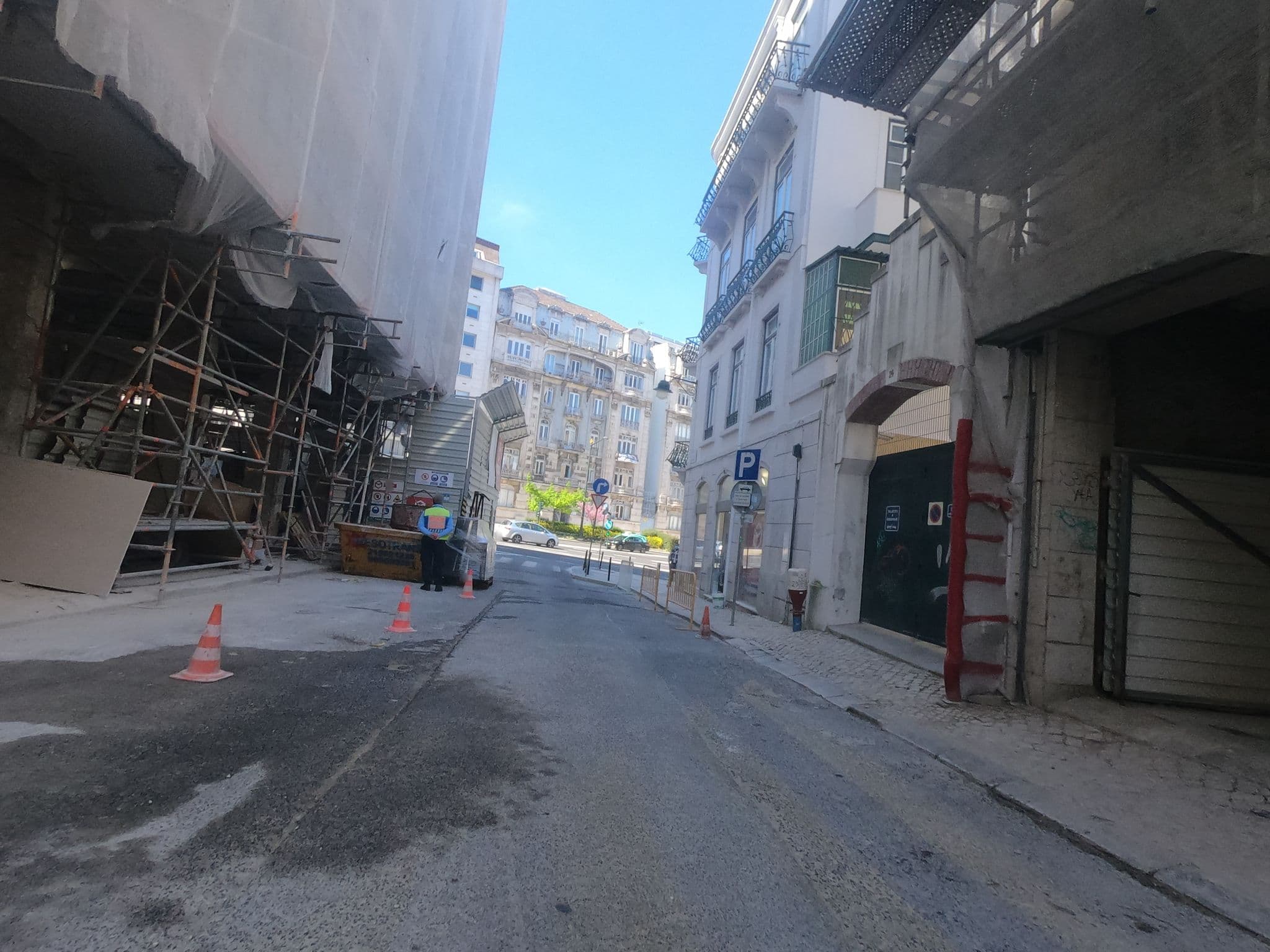 Street view near Mama Shelter Lisboa, Principe Real — © filohipo (CC BY-SA · Mapillary)