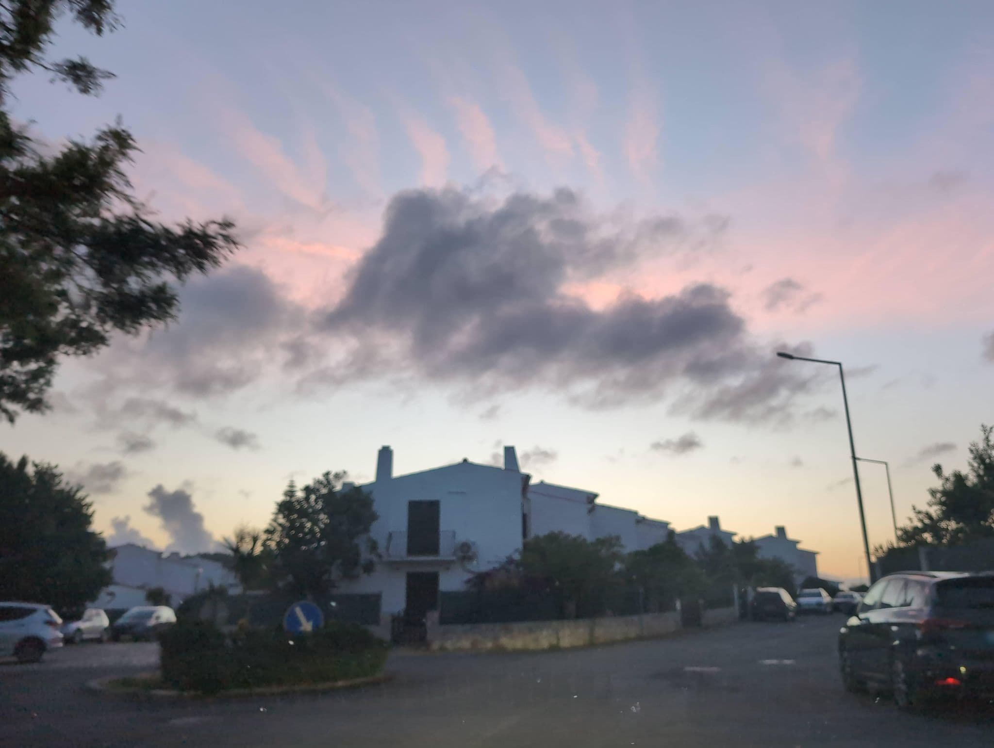 Street view near Infusion Eat & Drink & Sleep, Óbidos — © dominoesbase17 (CC BY-SA · Mapillary)