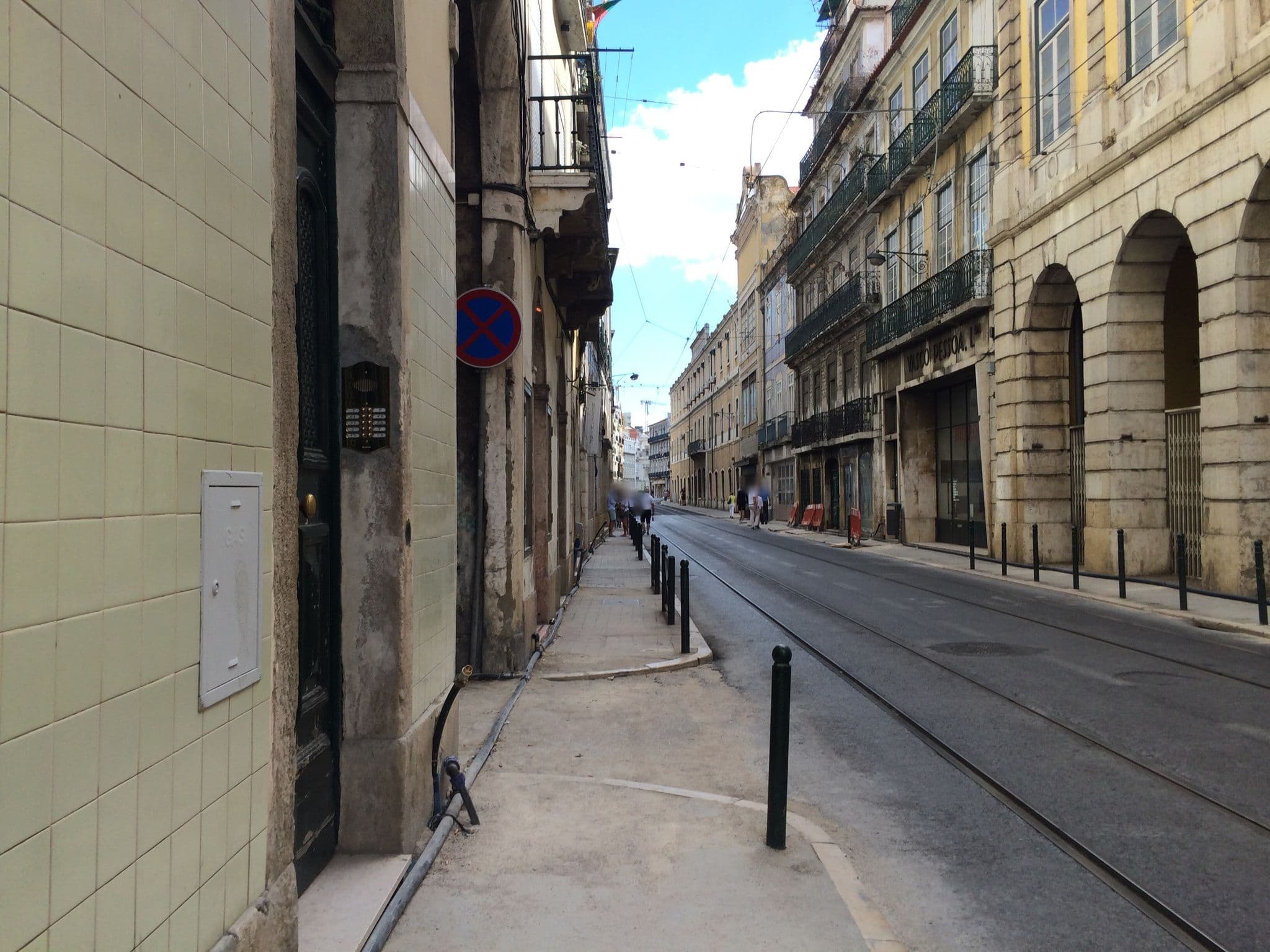 Street view near LOOK LIVING, Bairro Alto — © peterleth (CC BY-SA · Mapillary)