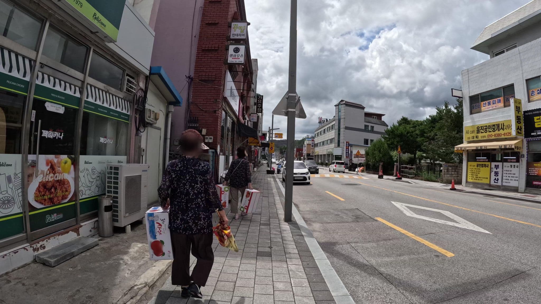 Street view near M모텔, T’aebaek — © Chiho_Kang (CC BY-SA · Mapillary)