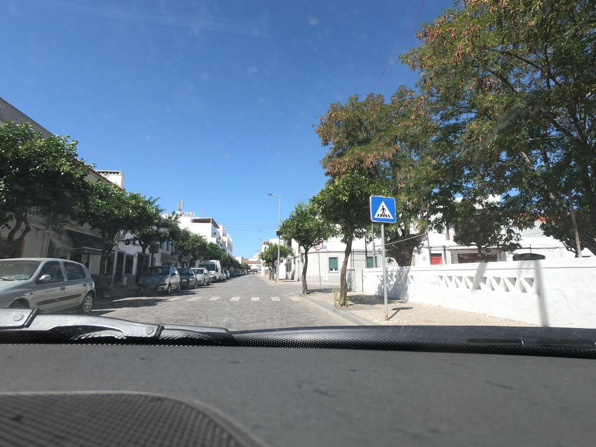 Street view near hospedaria Alojamento Royal, Campo Maior — © filohipo (CC BY-SA · Mapillary)