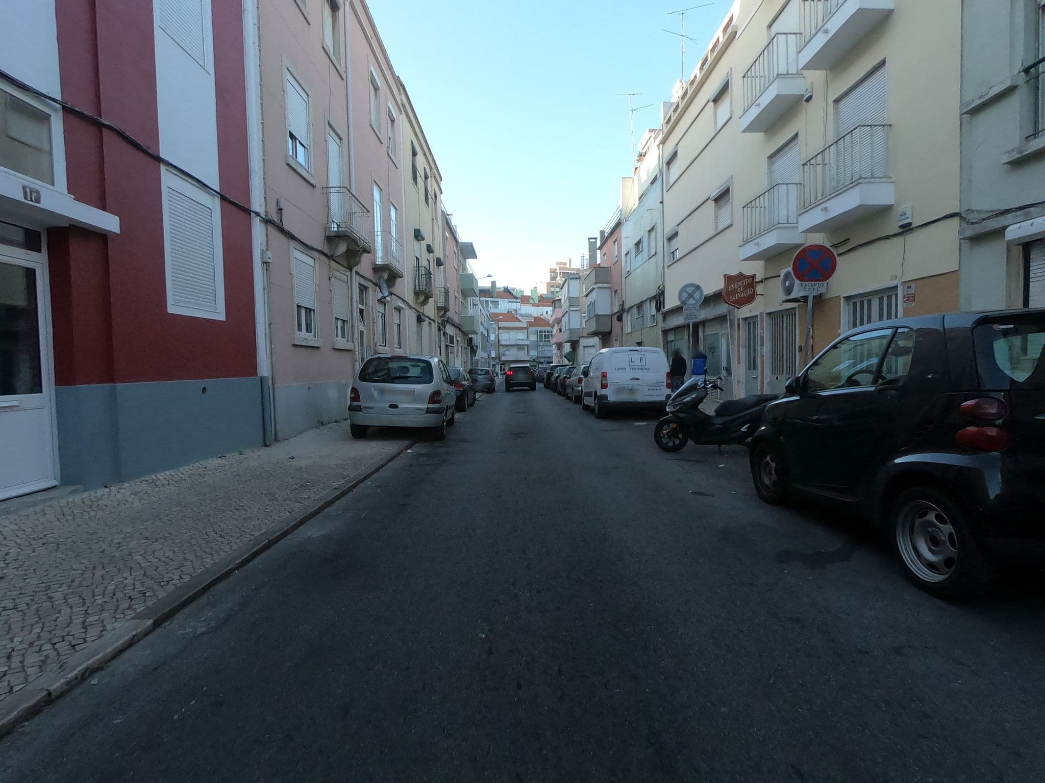 Street view near Water and Sun IV, Chelas — © filohipo (CC BY-SA · Mapillary)