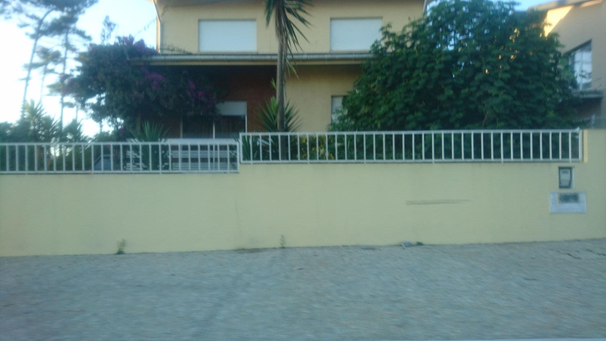 Street view near Hotel Smiling Places, Angeiras — © rod9 (CC BY-SA · Mapillary)