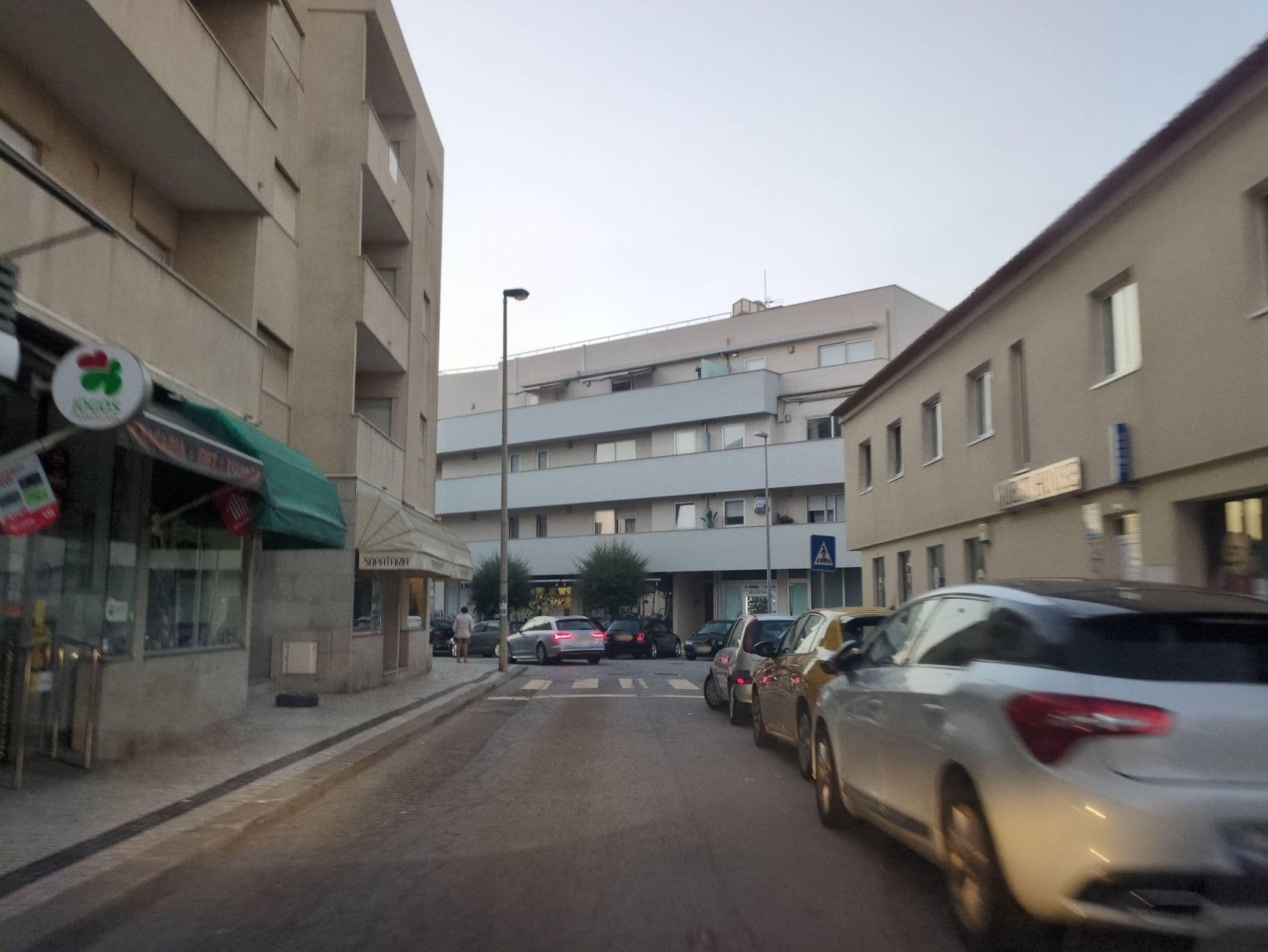 Street view near Alojamento Local 1° De Maio, Apúlia — © waldyrious (CC BY-SA · Mapillary)
