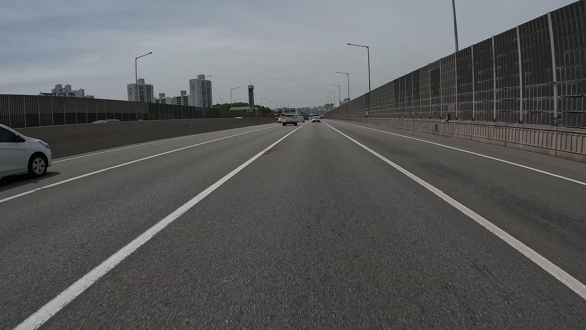 Street view near 몰디브모텔, Gunpo — © eneerhut (CC BY-SA · Mapillary)