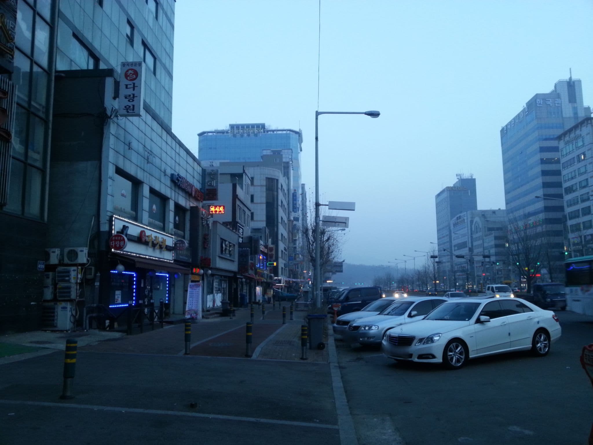 Street view near Urban Boutique Hotel, Gunpo — © mkw (CC BY-SA · Mapillary)