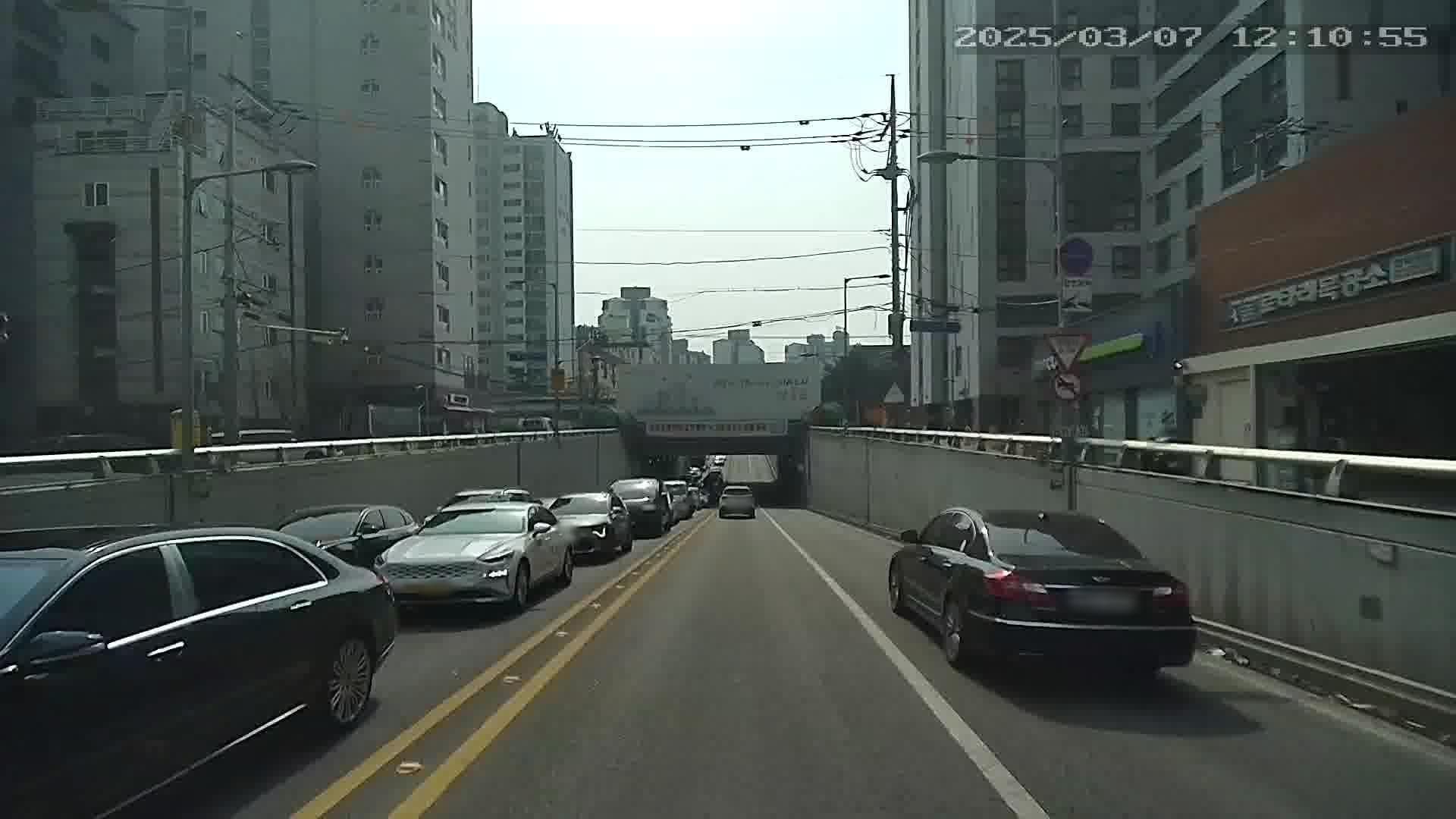 Street view near Life Style L Hotel, Gwangmyeong — © motov (CC BY-SA · Mapillary)