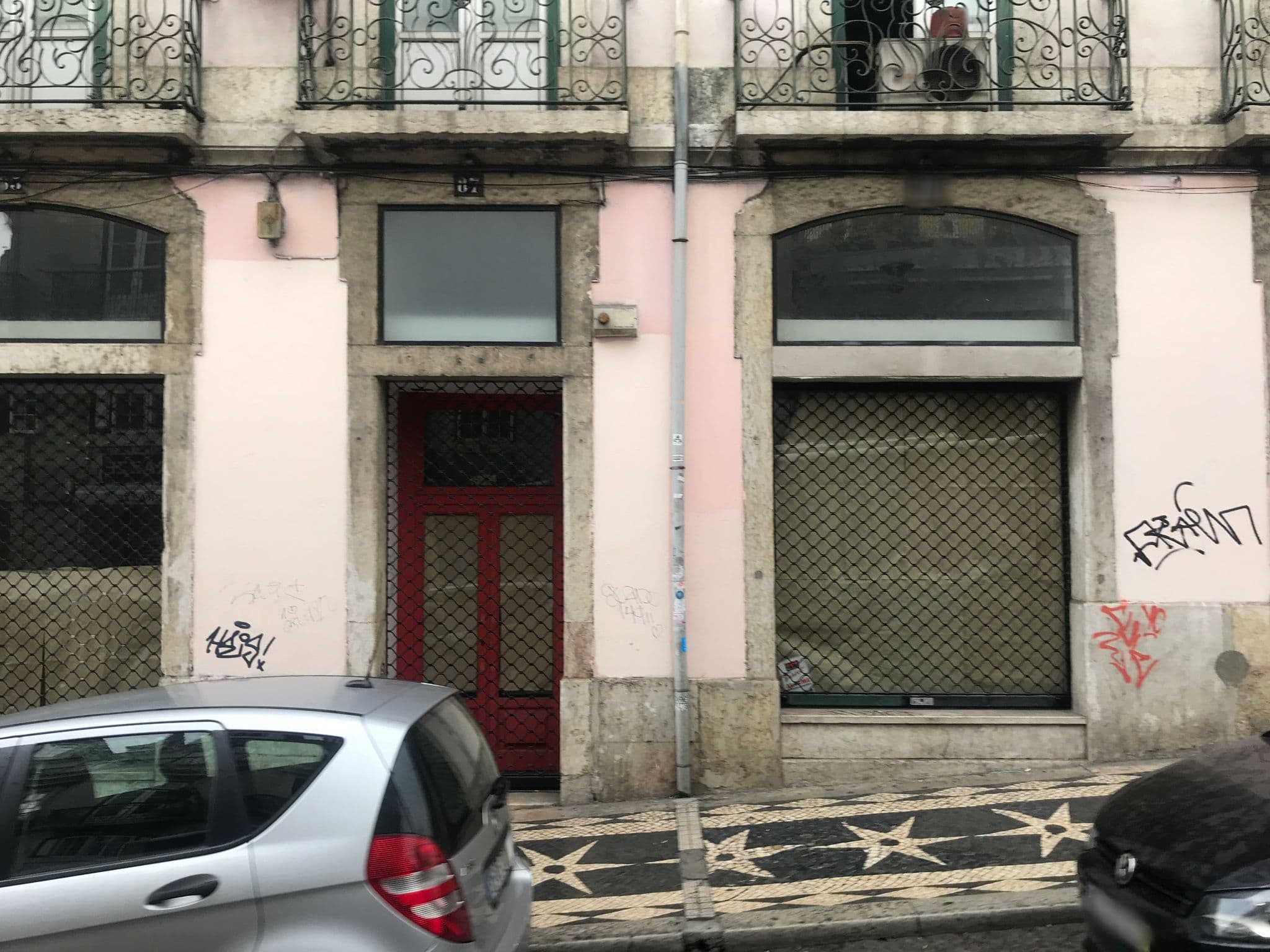 Street view near Montebelo, Bairro Alto — © ejegg (CC BY-SA · Mapillary)