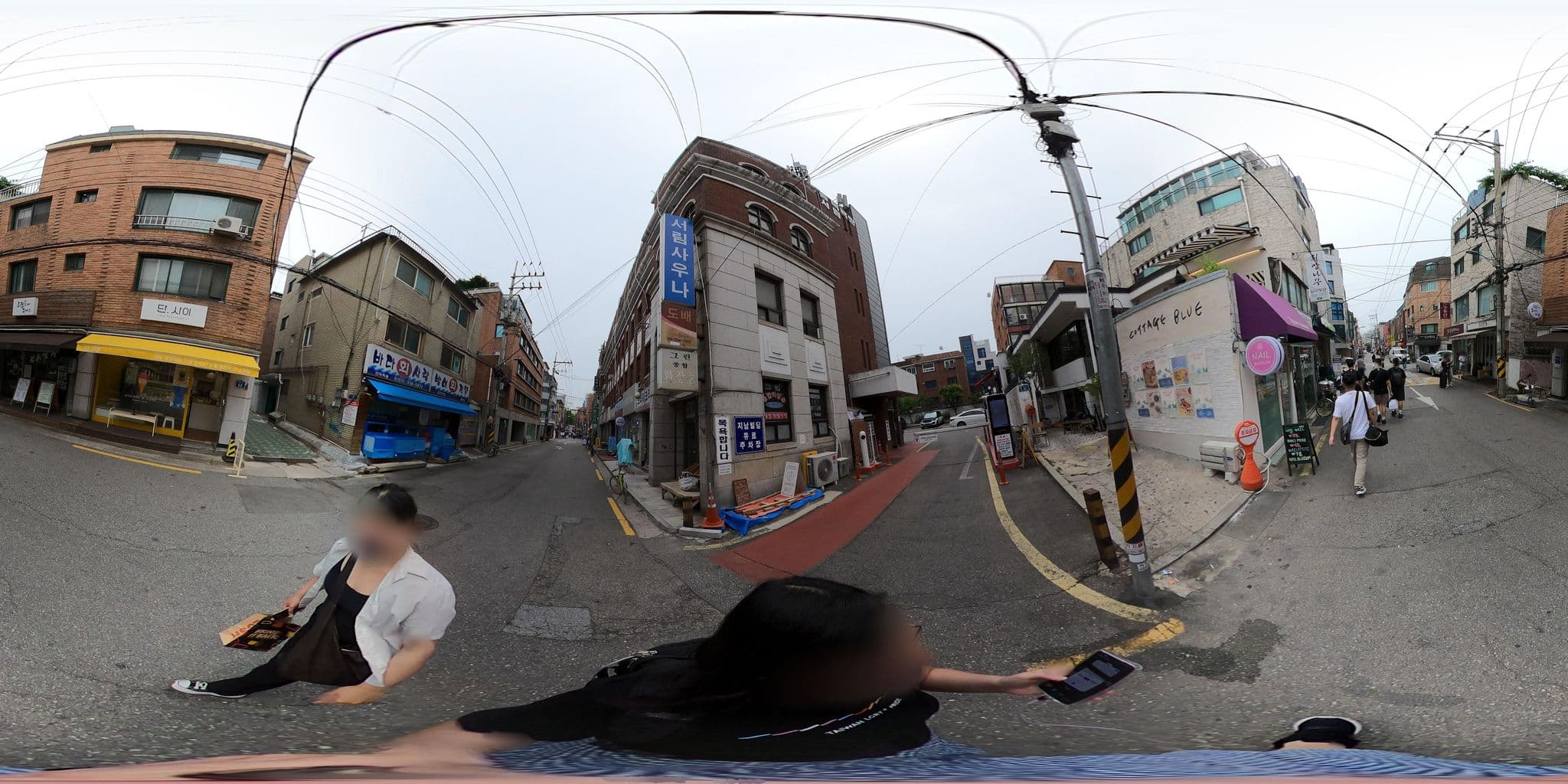 Street view near OH! BLUE Guest house, Seoul — © lisbethw1130 (CC BY-SA · Mapillary)