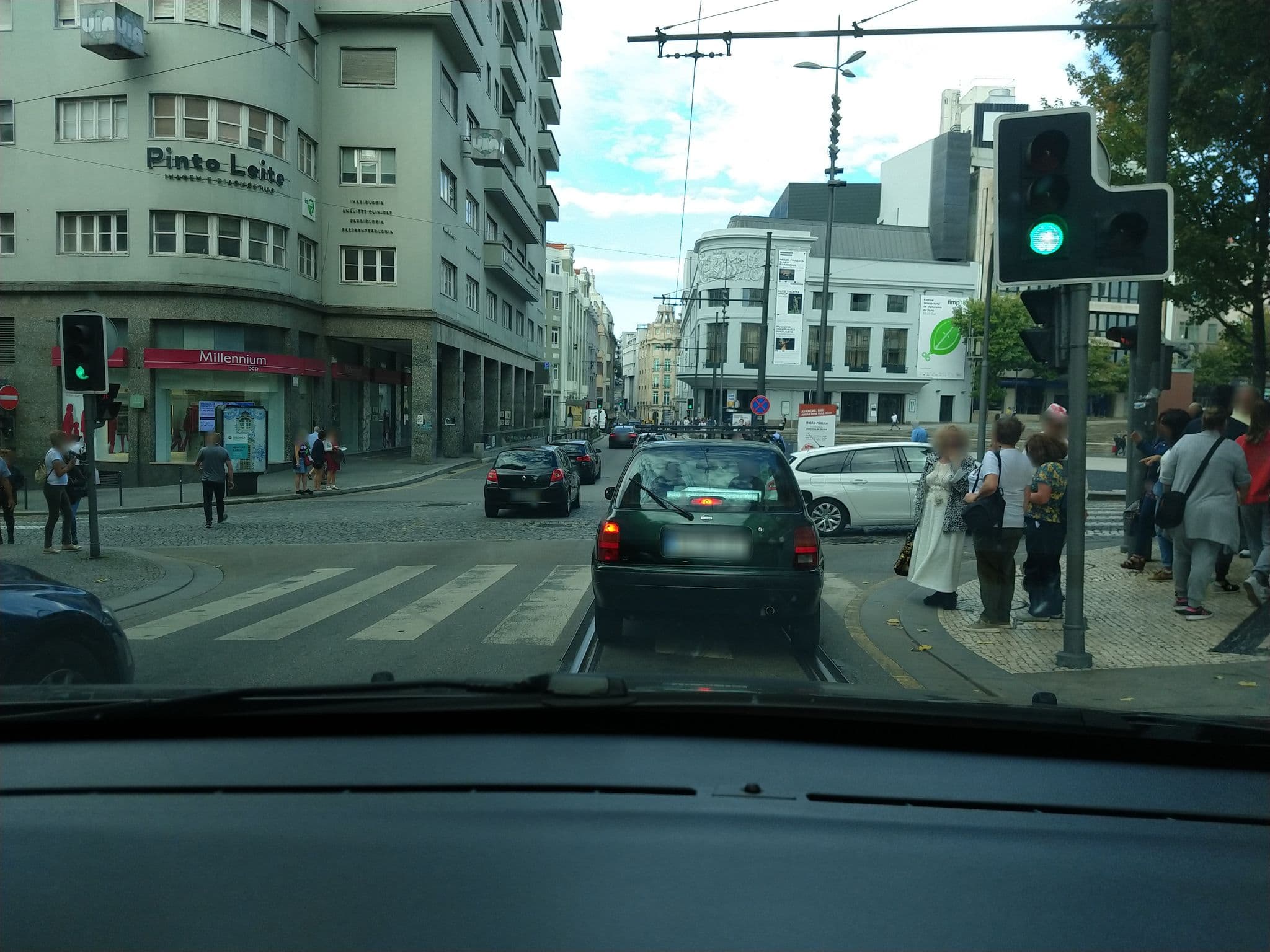 Street view near The Gate, Porto — © asimonelli (CC BY-SA · Mapillary)