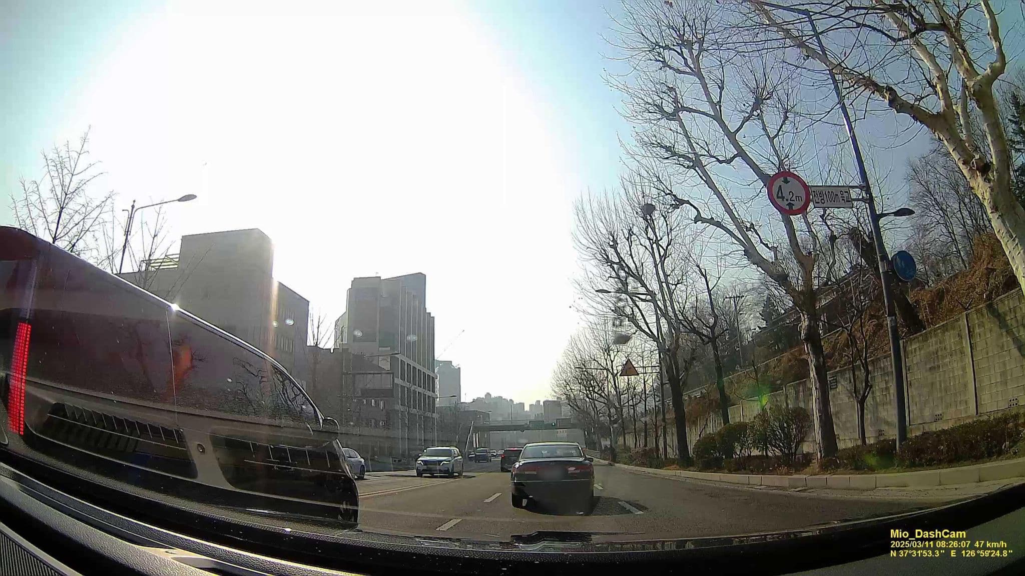 Street view near 크라운호텔, Yongsan-dong — © hcyen (CC BY-SA · Mapillary)