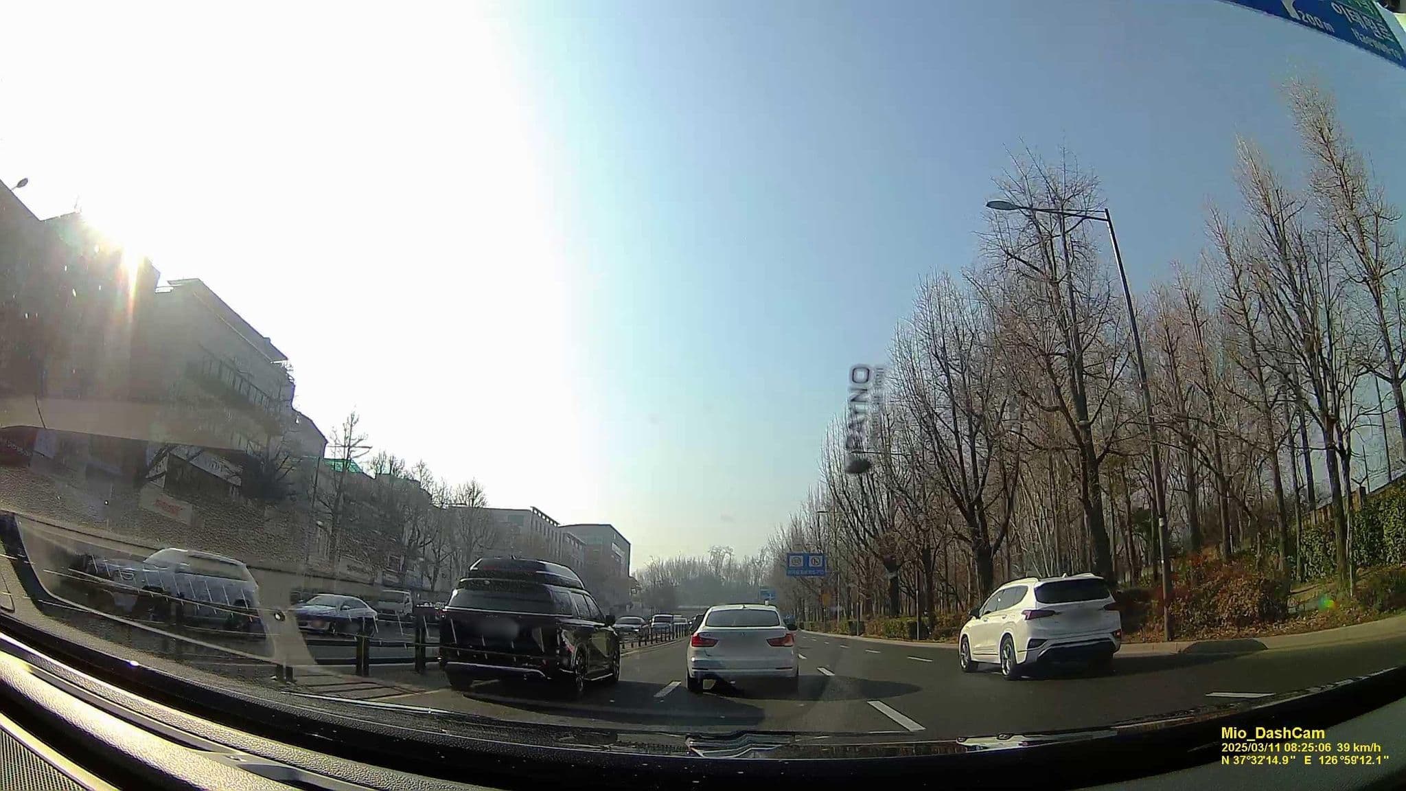 Street view near Paul's Guesthouse, Yongsan-dong — © hcyen (CC BY-SA · Mapillary)