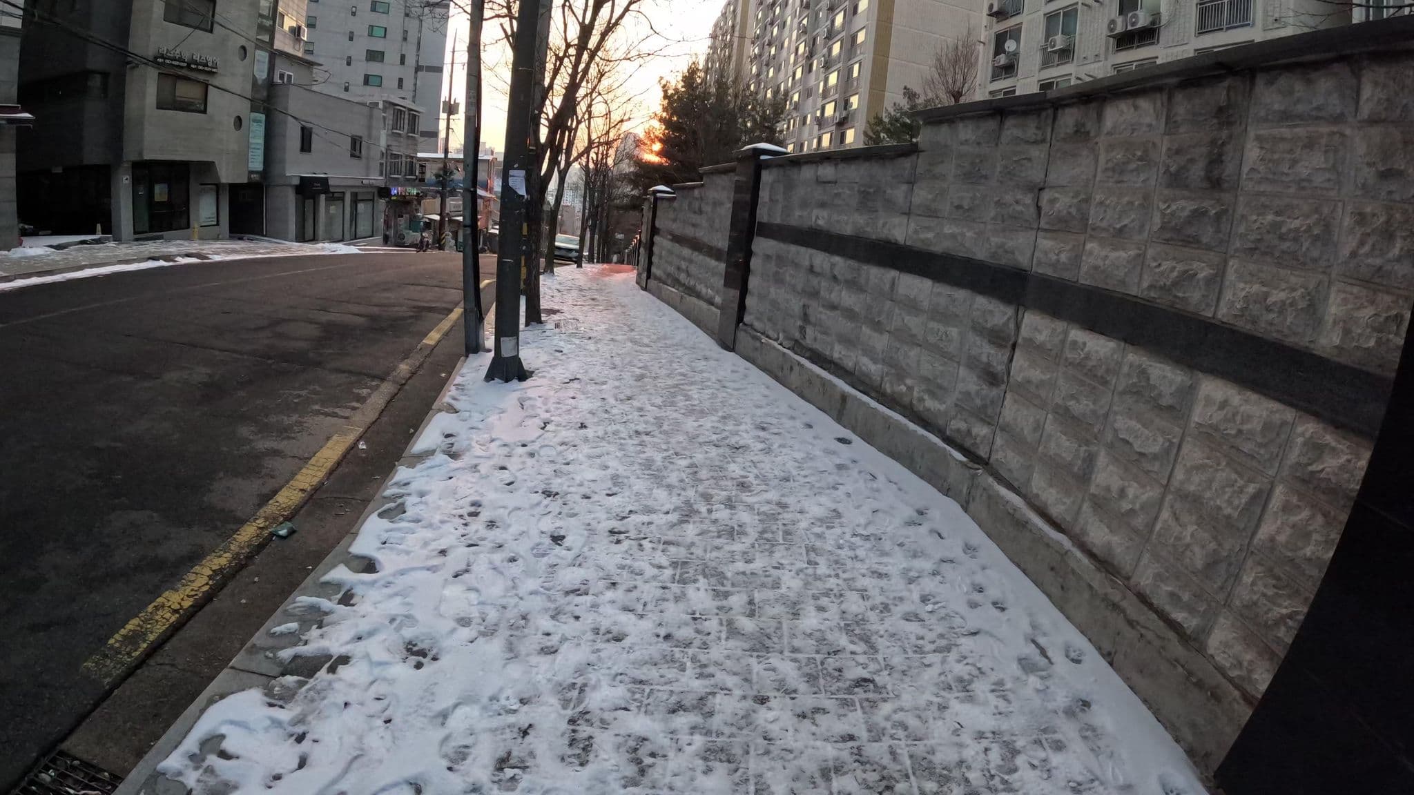 Street view near YD 레지던스, Yongsan-dong — © Chiho_Kang (CC BY-SA · Mapillary)