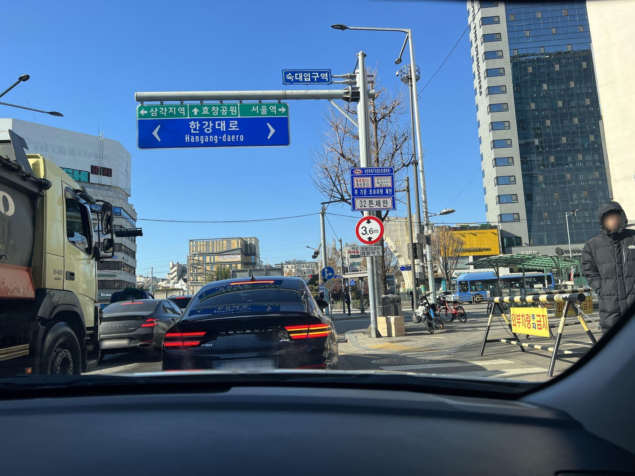 Street view near 키즈나 게스트하우스 (Kizuna Guesthouse), Yongsan-dong — © shogohirasawa (CC BY-SA · Mapillary)