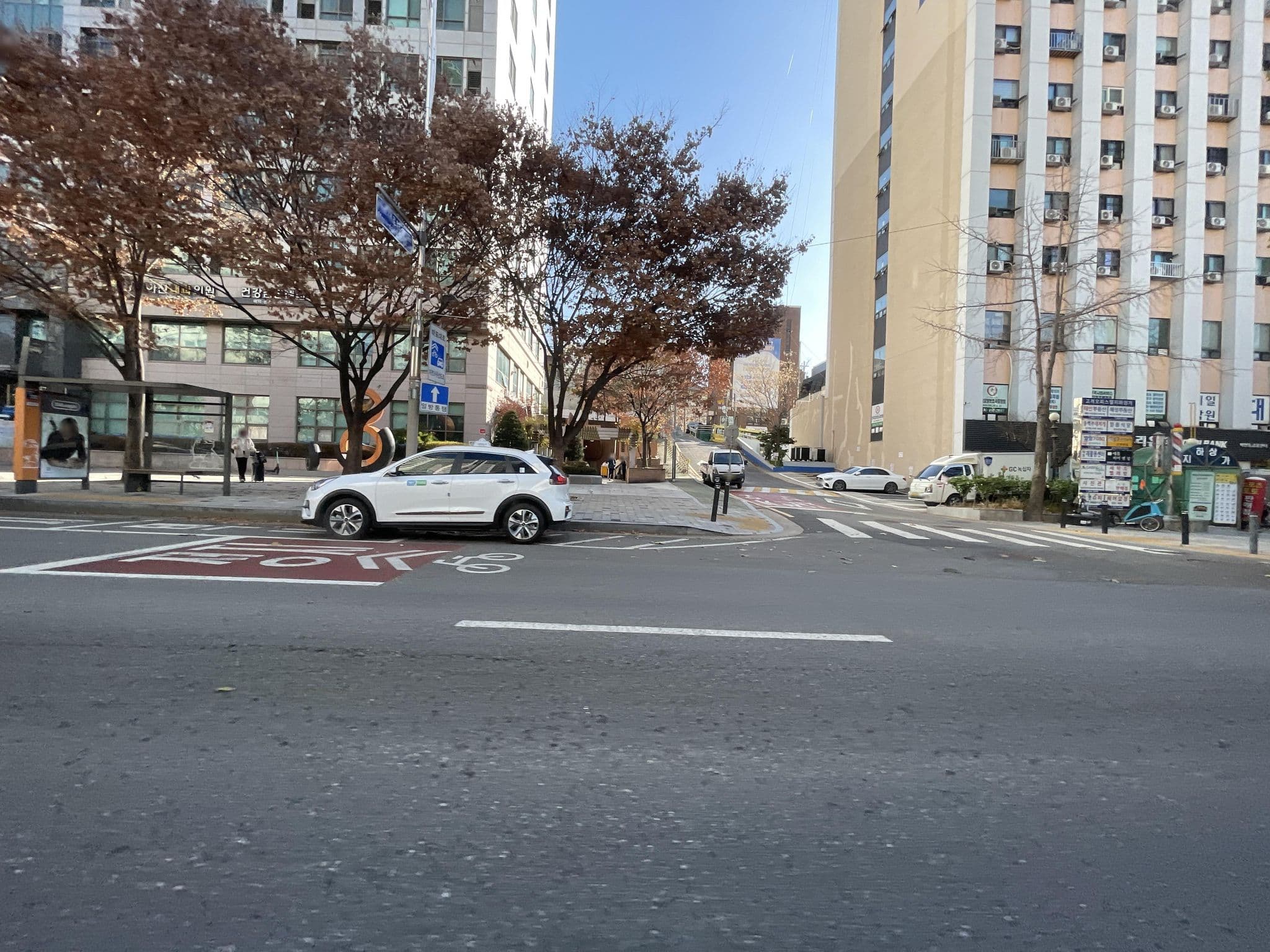 Street view near 자기 마음 속, Seoul — © filipb (CC BY-SA · Mapillary)