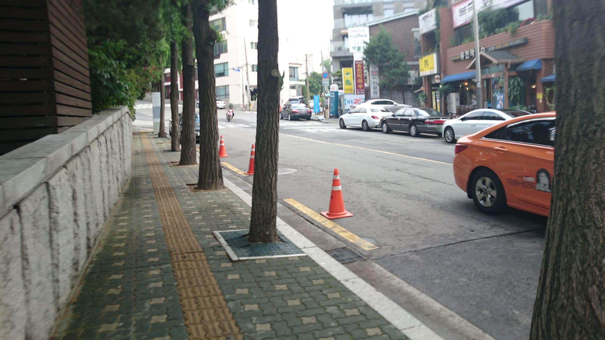 Street view near Indoor Swimming Pool, Yongsan-dong — © xma (CC BY-SA · Mapillary)