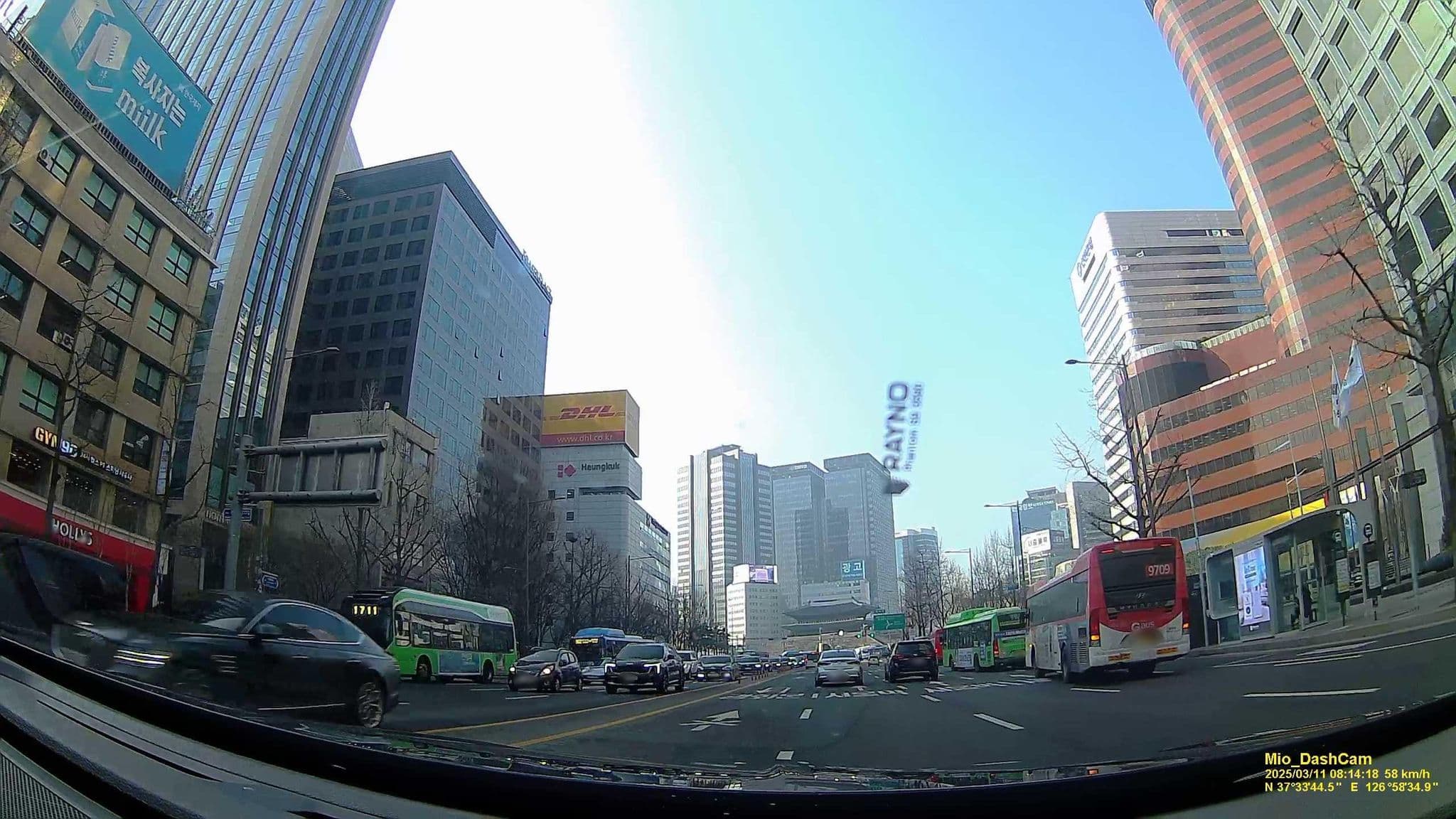 Street view near 프레이저, Seoul — © hcyen (CC BY-SA · Mapillary)