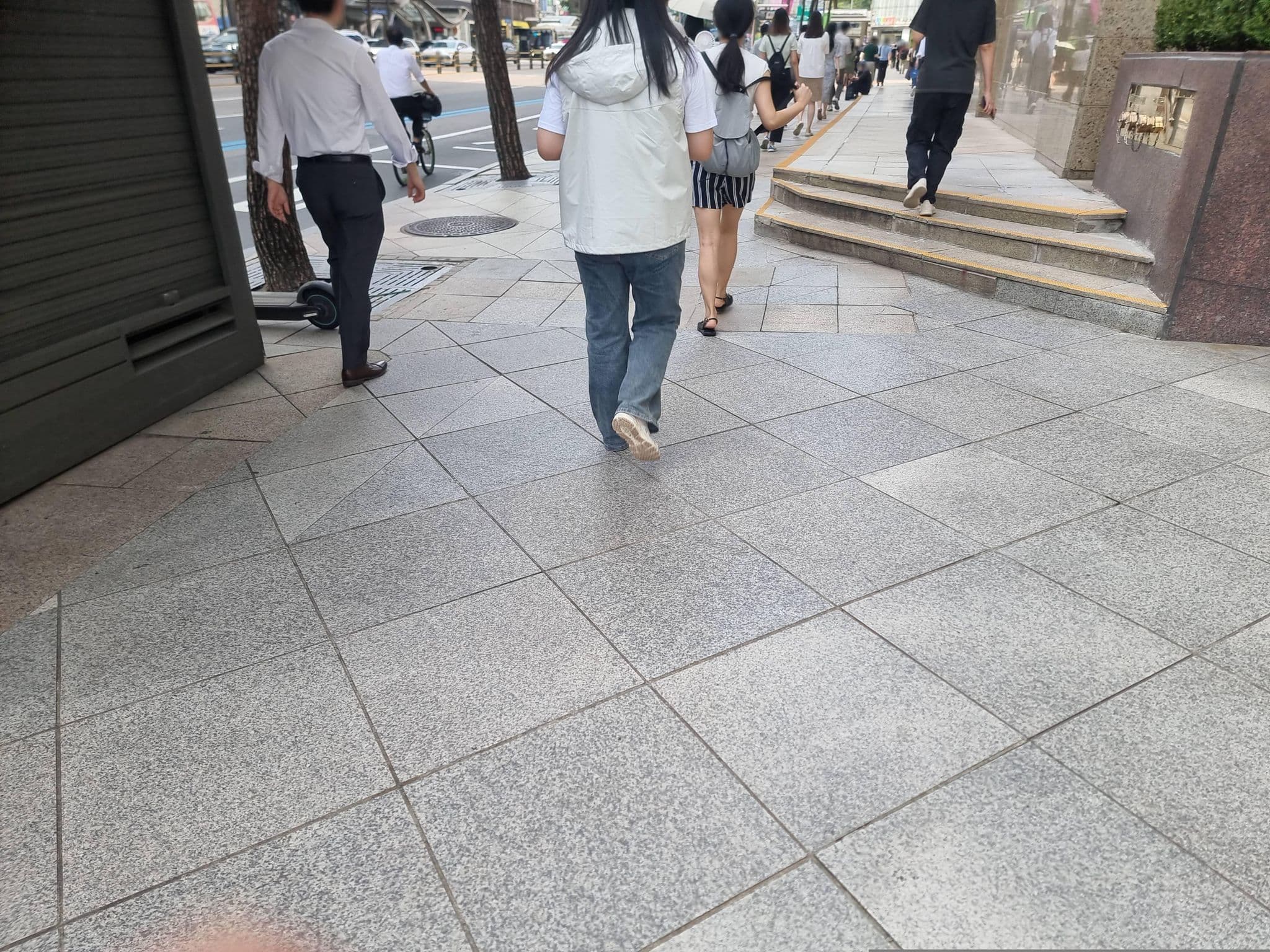 Street view near Room 1921, Seoul — © KISULEE (CC BY-SA · Mapillary)