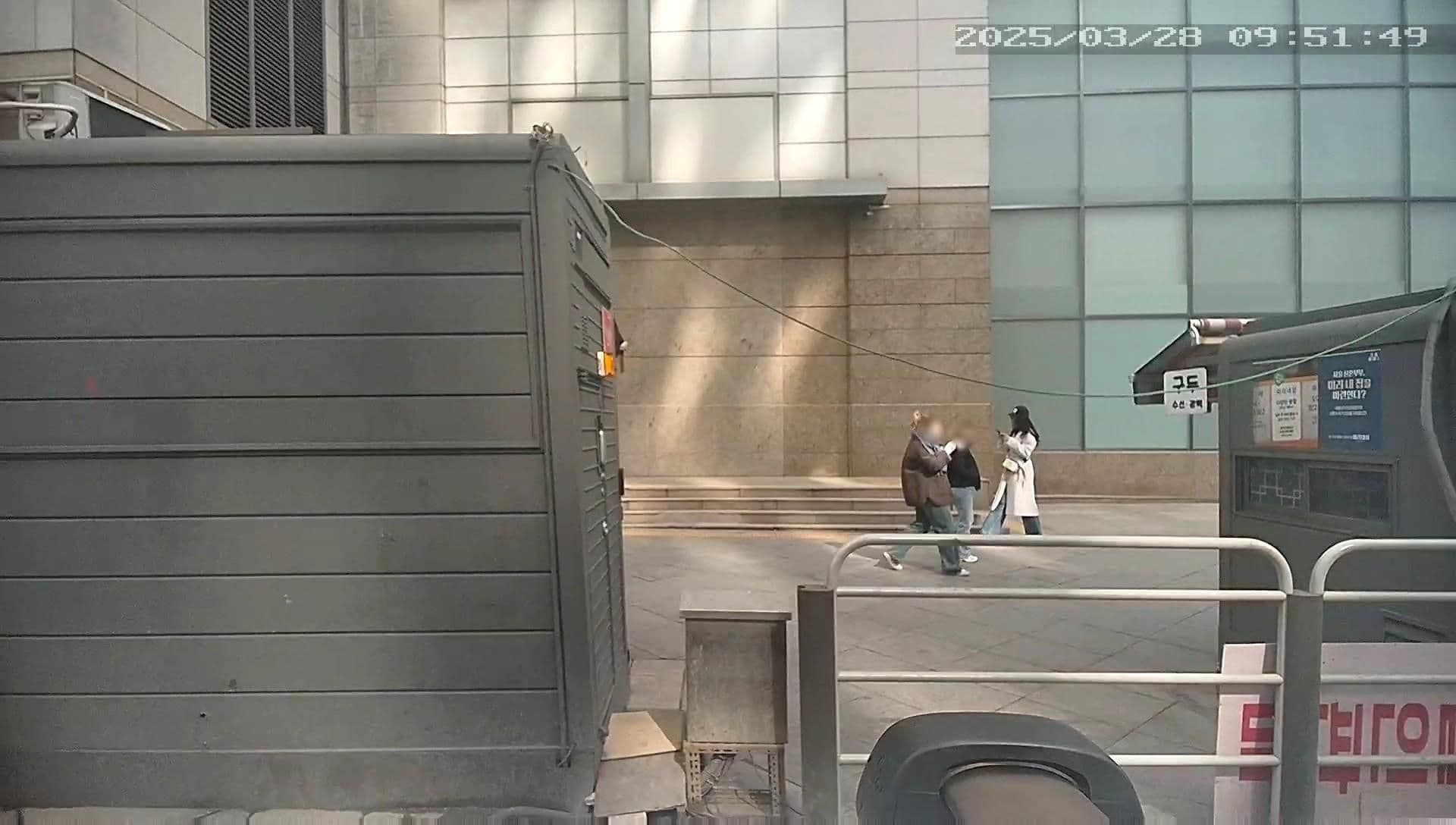 Street view near The lobby, Seoul — © motov (CC BY-SA · Mapillary)