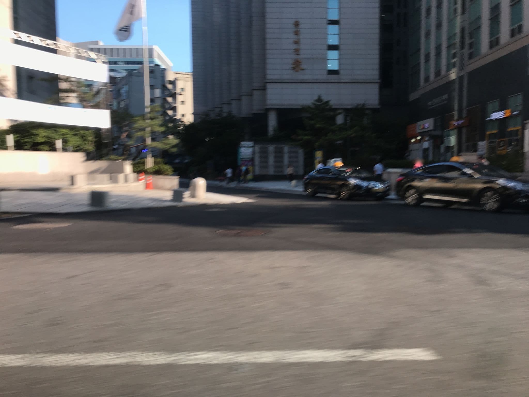 Street view near K-haus, Seoul — © kilburn (CC BY-SA · Mapillary)