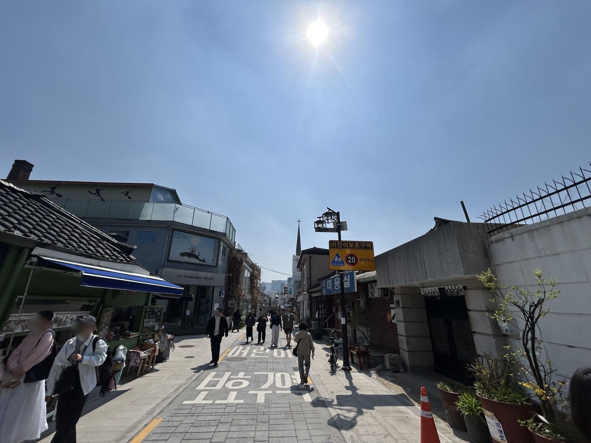 Street view near 만해당, Seoul — © ruslan_fat (CC BY-SA · Mapillary)