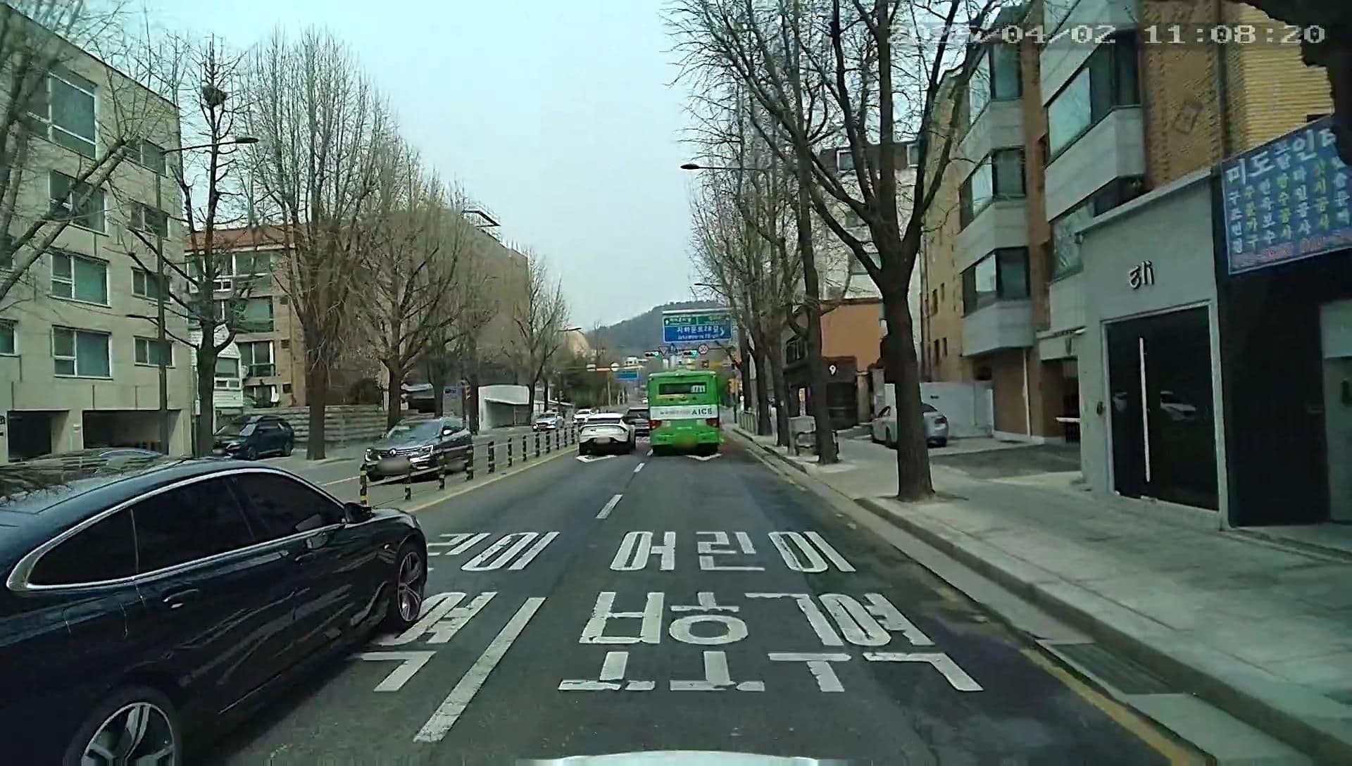 Street view near Oh My Guesthouse, Seoul — © motov (CC BY-SA · Mapillary)