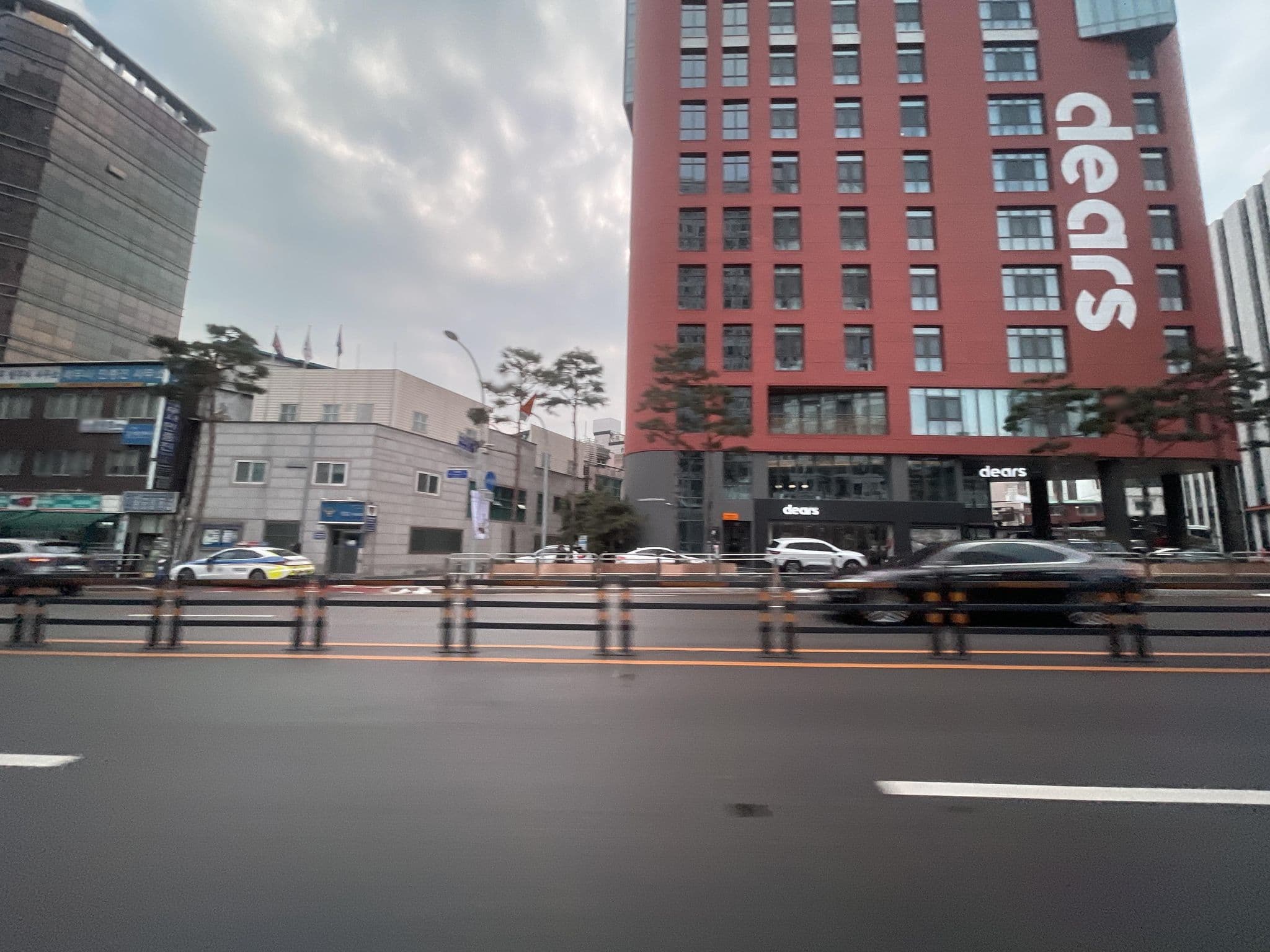 Street view near Dears Hotel, Seoul — © filipb (CC BY-SA · Mapillary)