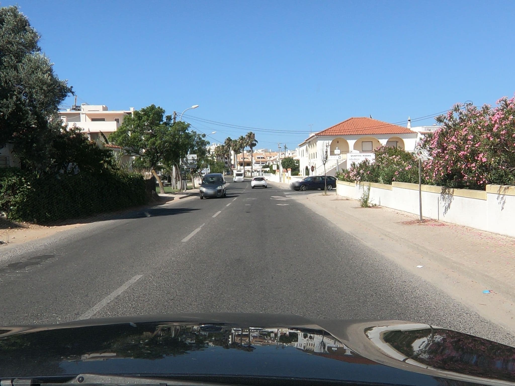 Street view near Albufeira Lounge Hotel, Albufeira — © sanjorgepinho (CC BY-SA · Mapillary)