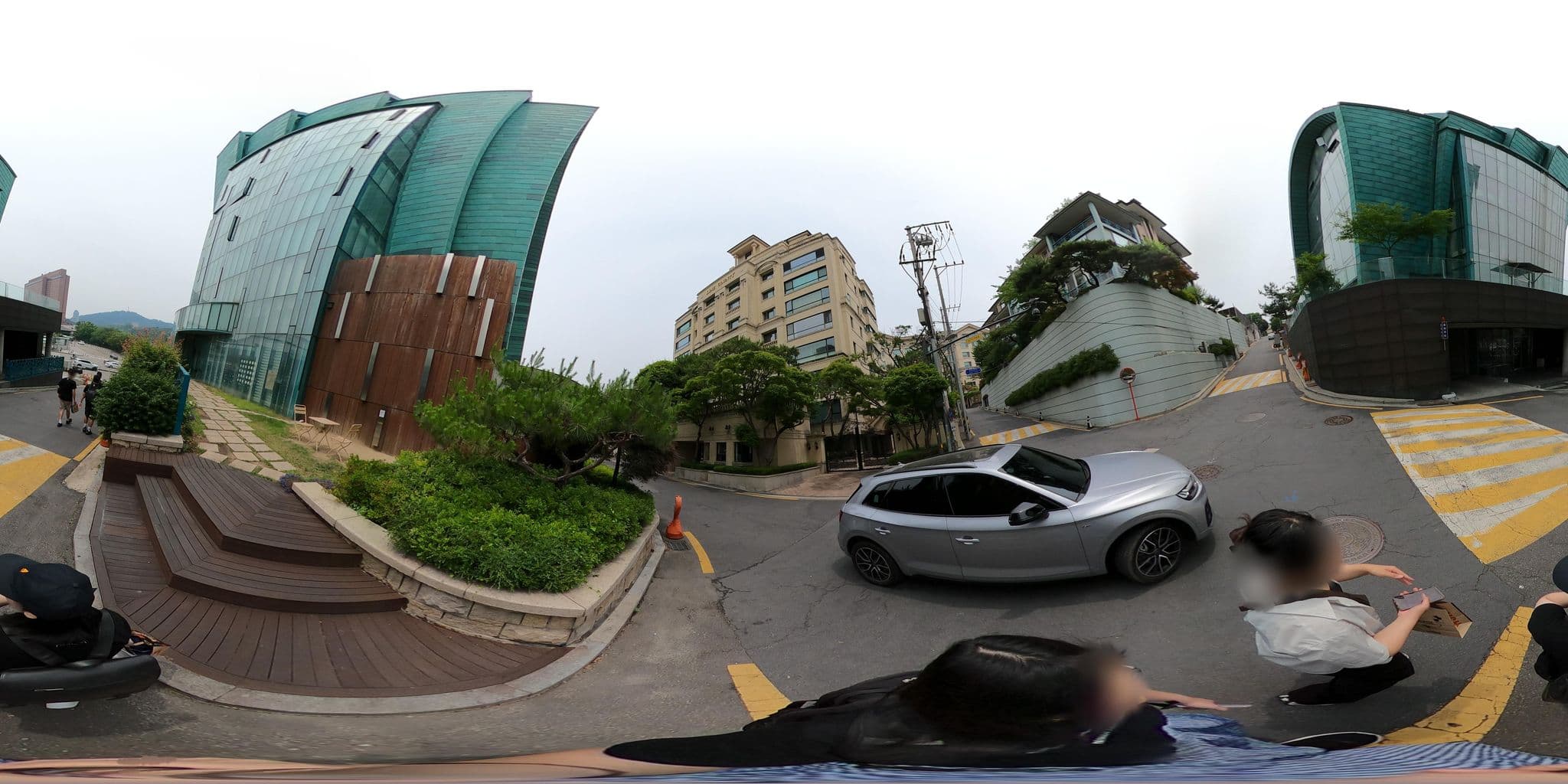 Street view near 안드로메다, Seoul — © lisbethw1130 (CC BY-SA · Mapillary)