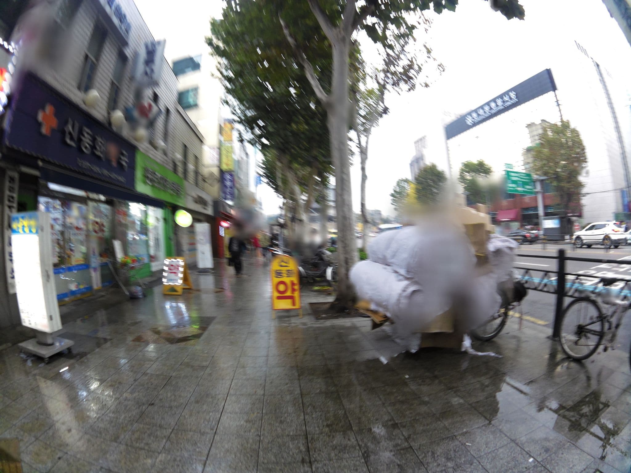 Street view near Just4u Guesthouse, Seoul — © xma (CC BY-SA · Mapillary)