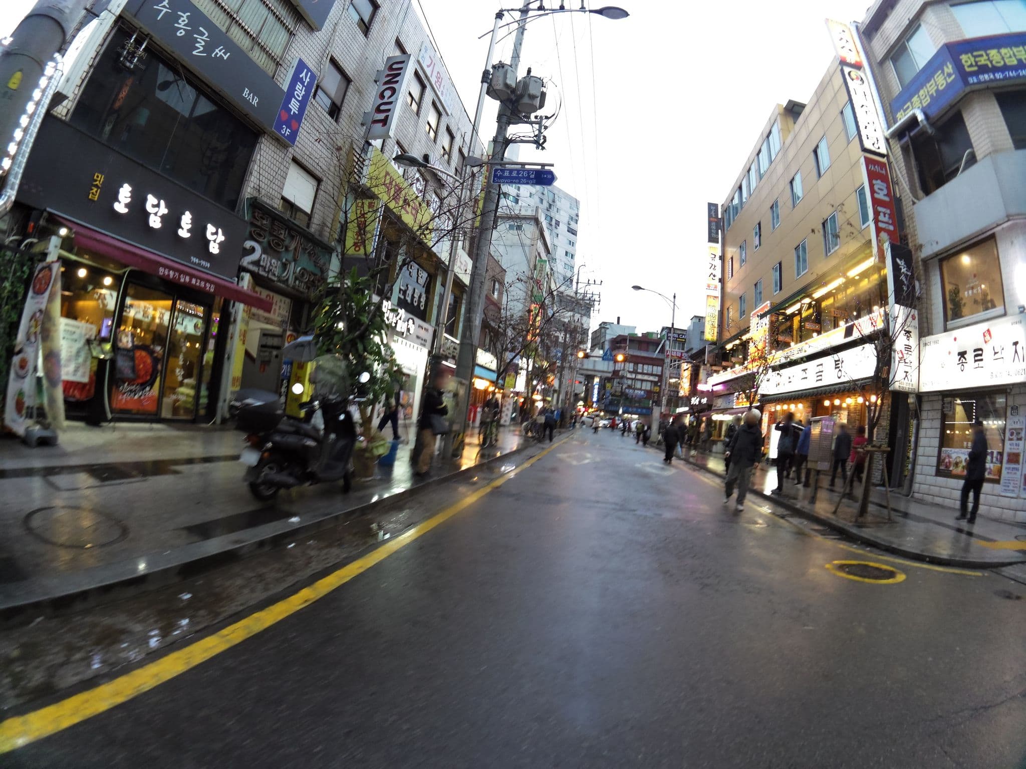 Street view near 톰기호텔, Seoul — © xma (CC BY-SA · Mapillary)