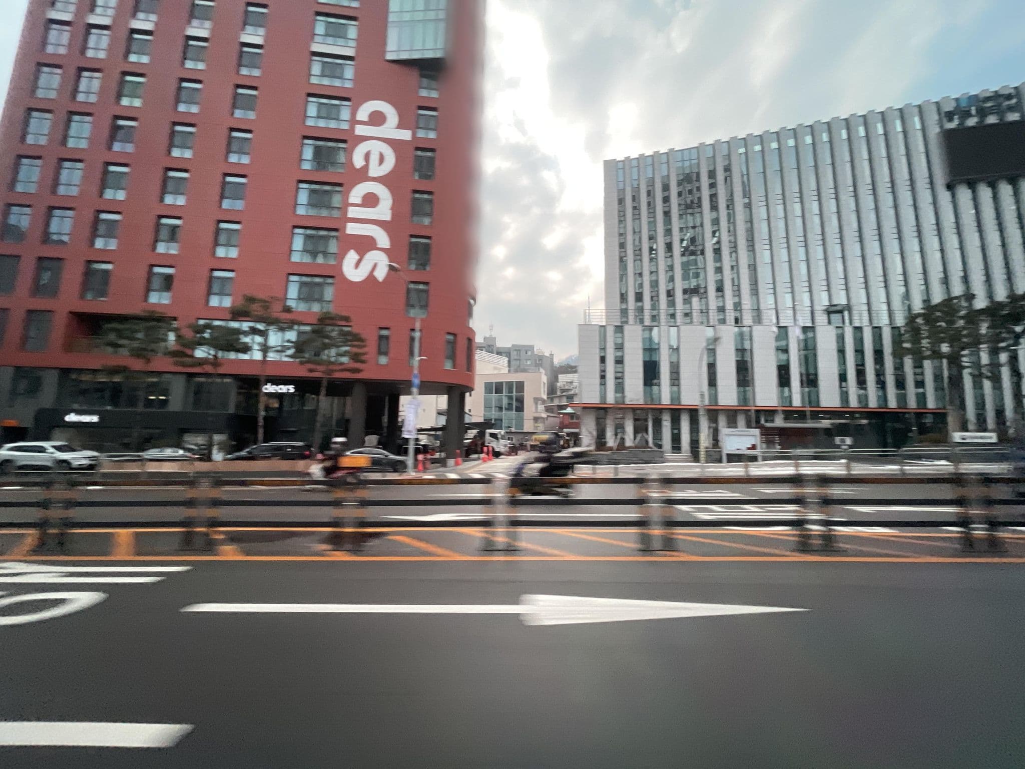 Street view near 24 Guesthouse, Seoul — © filipb (CC BY-SA · Mapillary)
