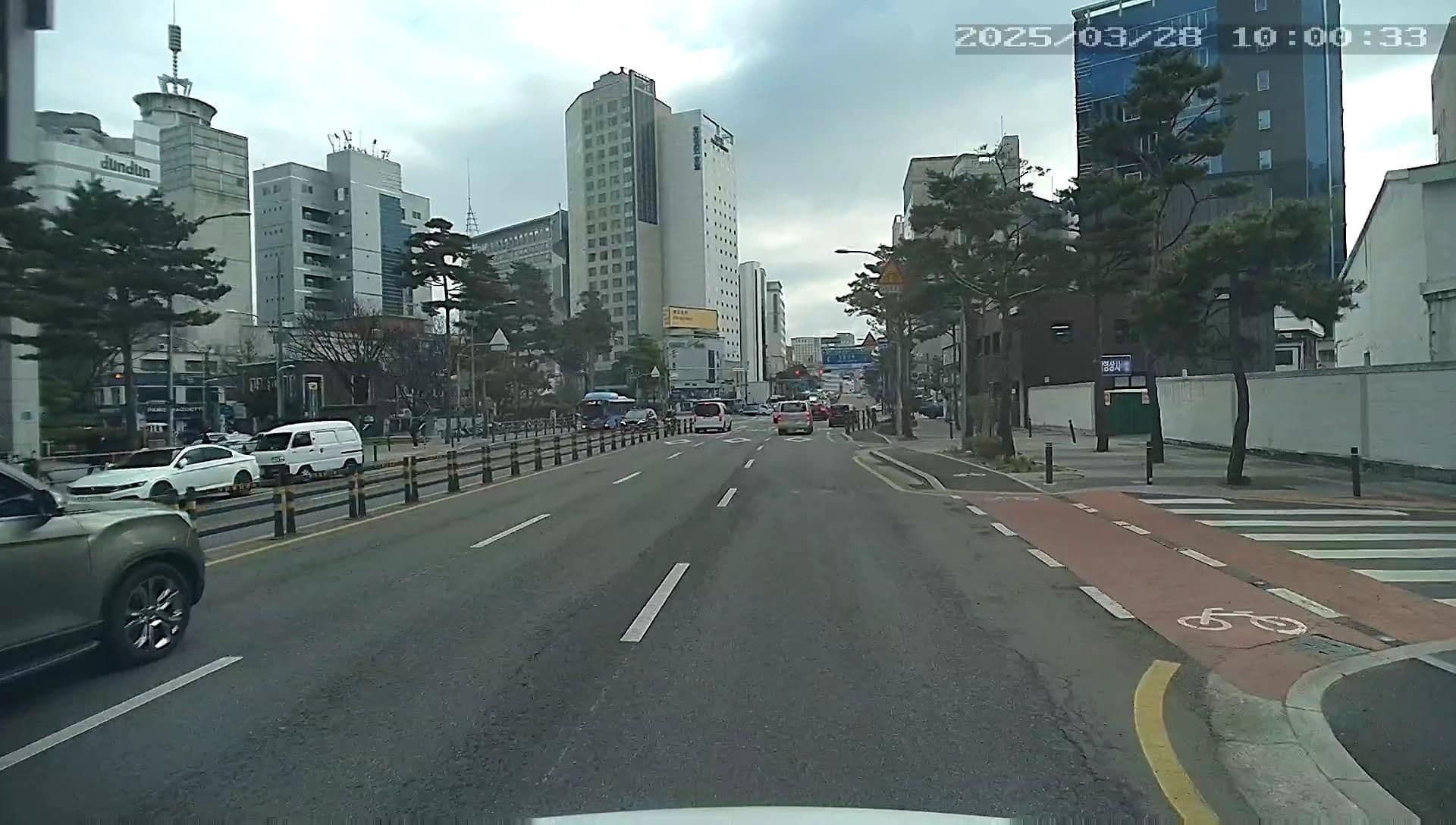 Street view near 호텔패스글로벌, Seoul — © motov (CC BY-SA · Mapillary)