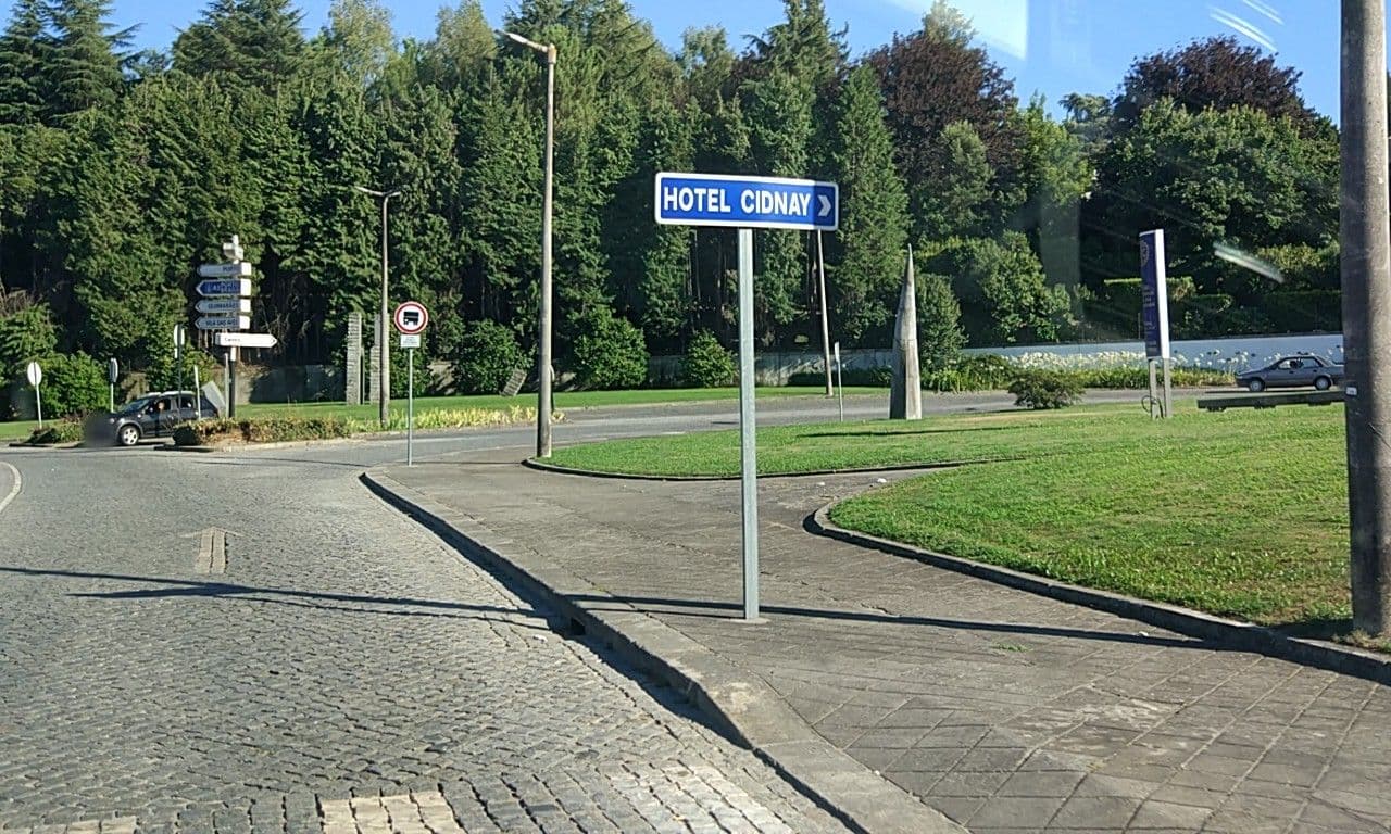 Street view near Hotel Cidnay, Santo Tirso — © sanjorgepinho (CC BY-SA · Mapillary)