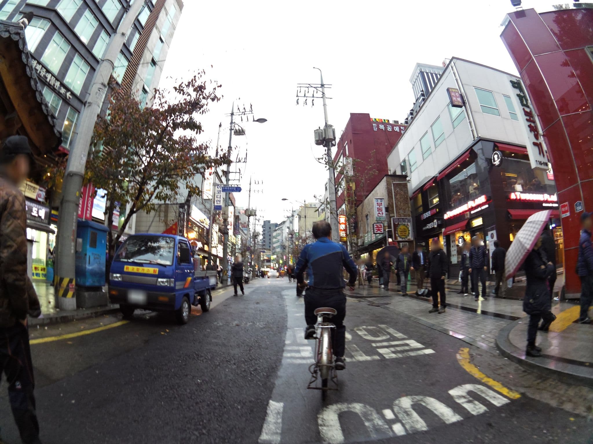 Street view near 호텔 컬리넌, Seoul — © xma (CC BY-SA · Mapillary)