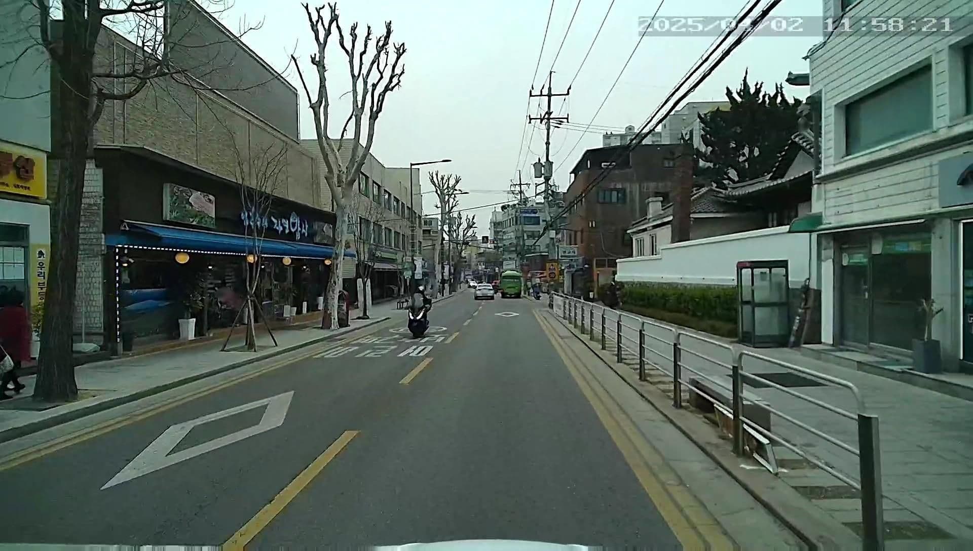 Street view near 아이게스트하우스 (iGuest House), Seoul — © motov (CC BY-SA · Mapillary)