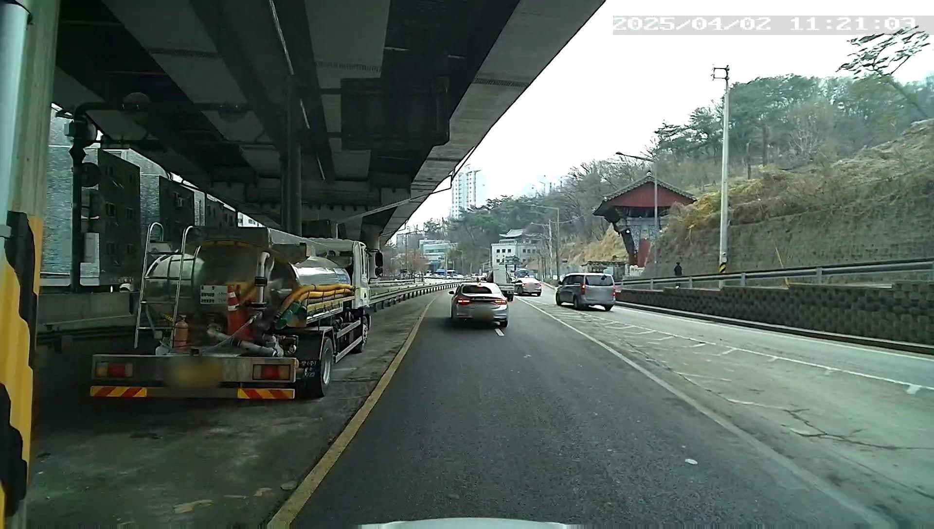 Street view near 꿈나라, Seoul — © motov (CC BY-SA · Mapillary)
