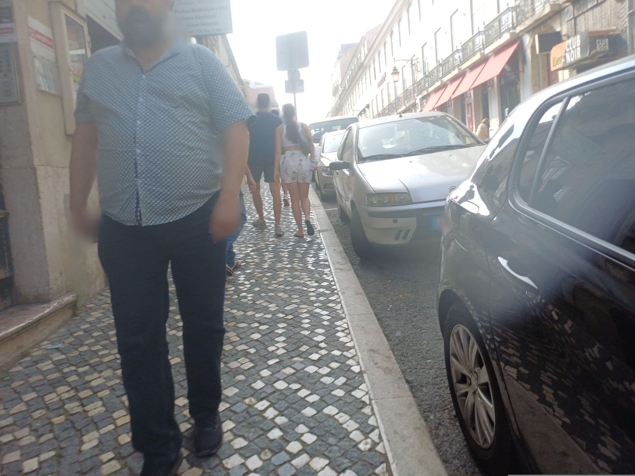 Street view near Esqina Cosmopolitan Lodge, Baixa — © beer119 (CC BY-SA · Mapillary)