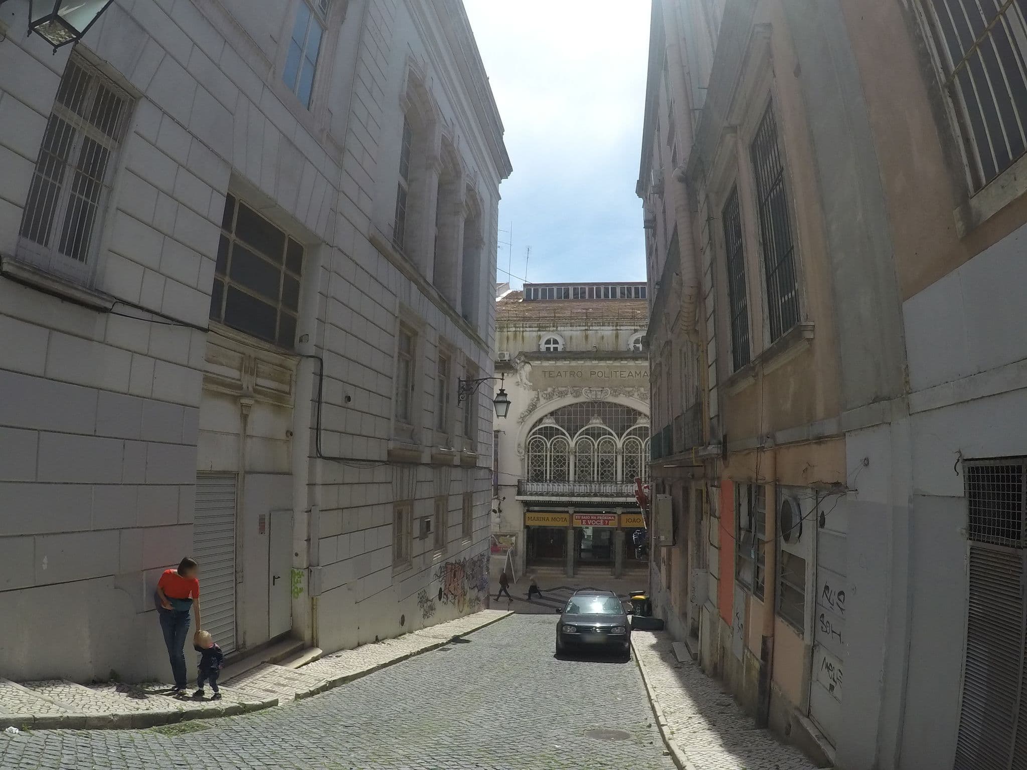 Street view near Lisbon Wine Hotel, São Mamede — © chrisbeddow (CC BY-SA · Mapillary)