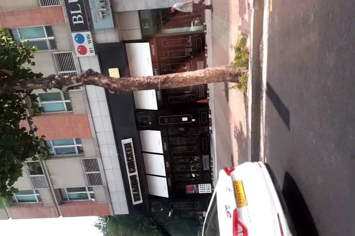 Street view near 서초 아르누보시티 (Artnouveau City Seocho), Yongsan-dong — © kdpark (CC BY-SA · Mapillary)