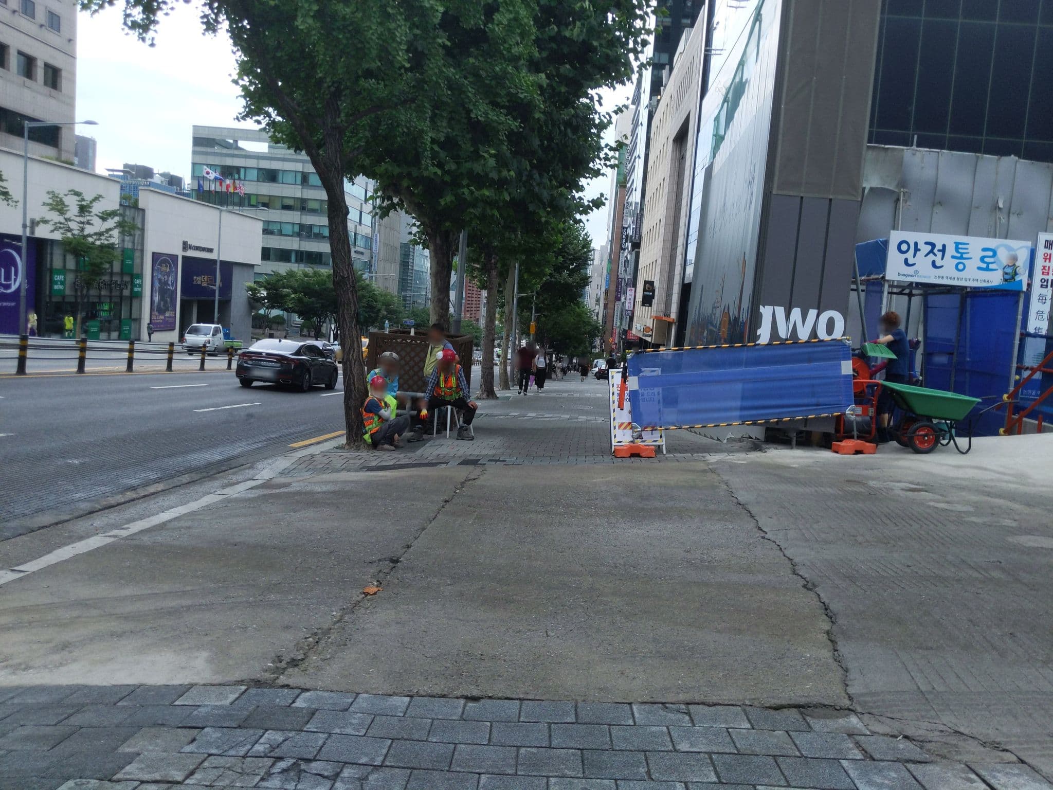 Street view near Ritz Carlton Business Lounge (12th Floor), Yongsan-dong — © velaia (CC BY-SA · Mapillary)