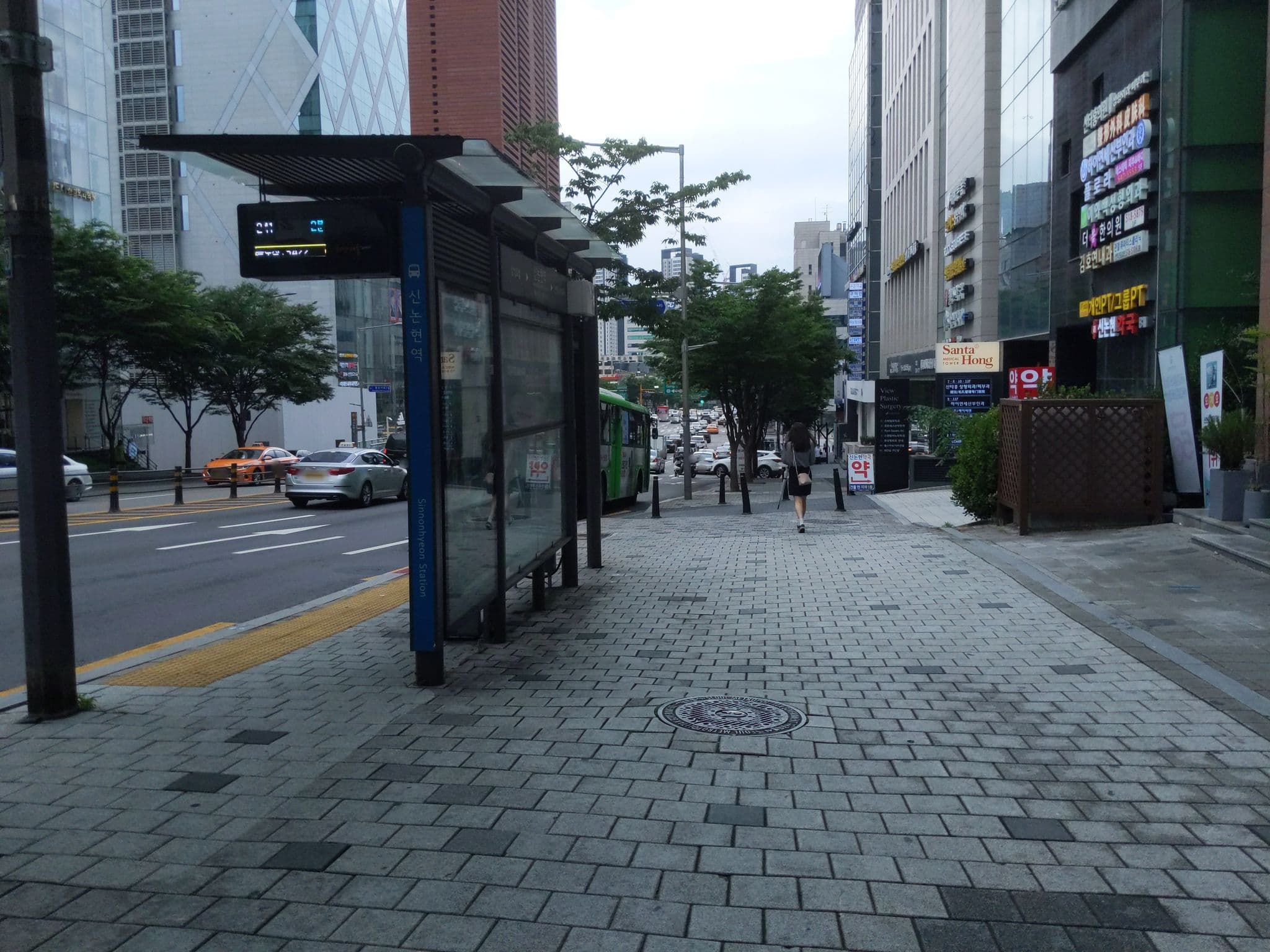 Street view near 더 디자이너스 리즈 강남 프리미어 (The Designers LYJ Gangnam Premier), Yongsan-dong — © velaia (CC BY-SA · Mapillary)