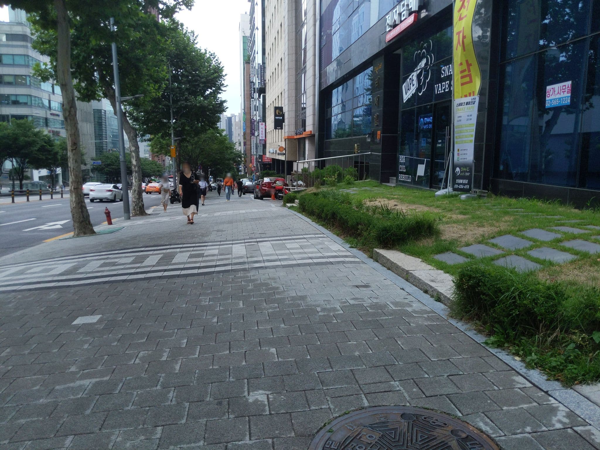 Street view near Dynasty Hotel Seoul, Yongsan-dong — © velaia (CC BY-SA · Mapillary)