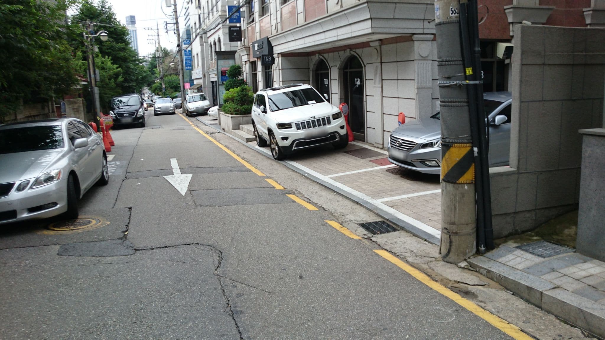 Street view near 게스트하우스 강남, Yongsan-dong — © xma (CC BY-SA · Mapillary)