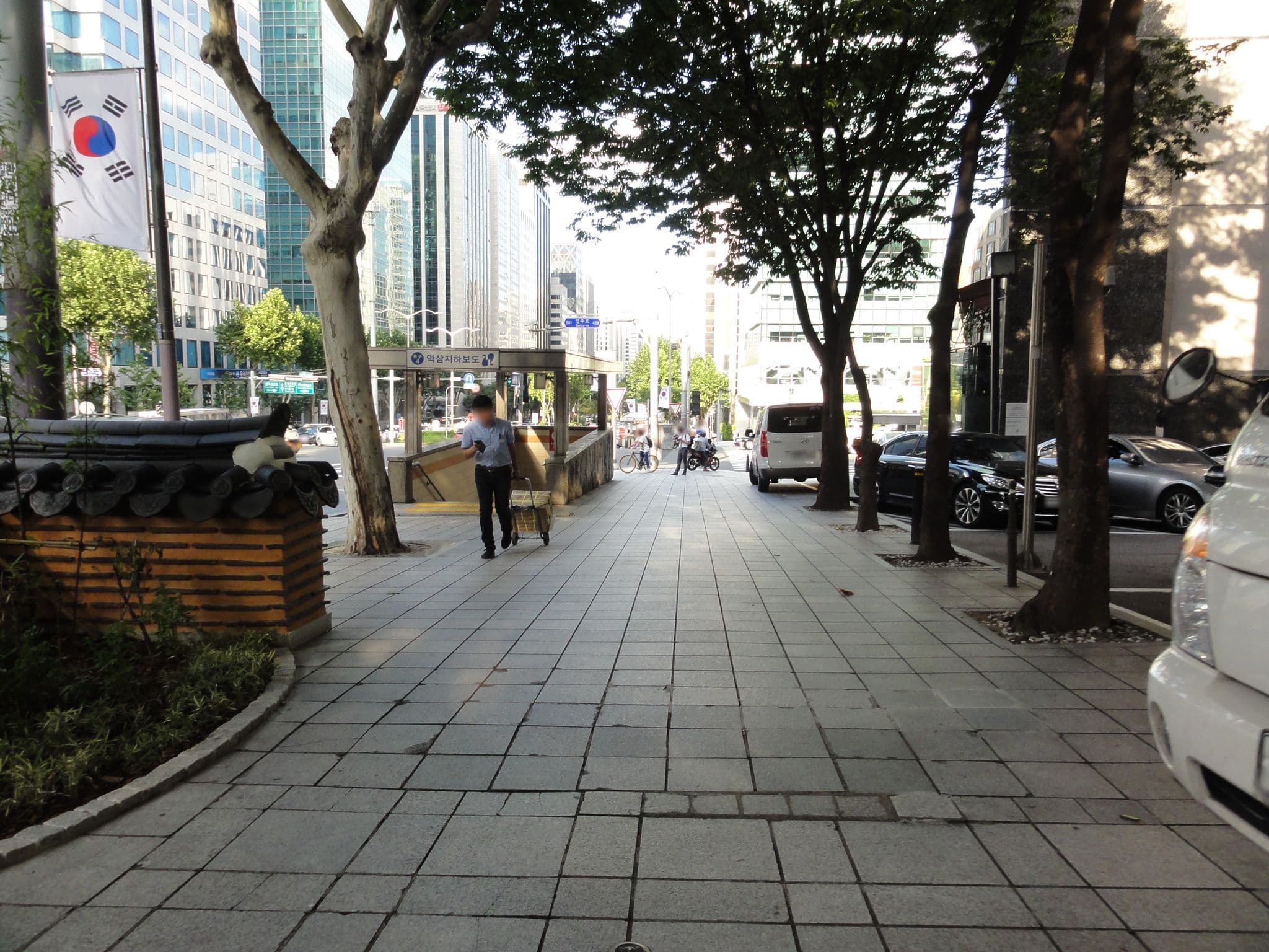 Street view near 조선 웰니스 클럽, Yongsan-dong — © smathermather (CC BY-SA · Mapillary)