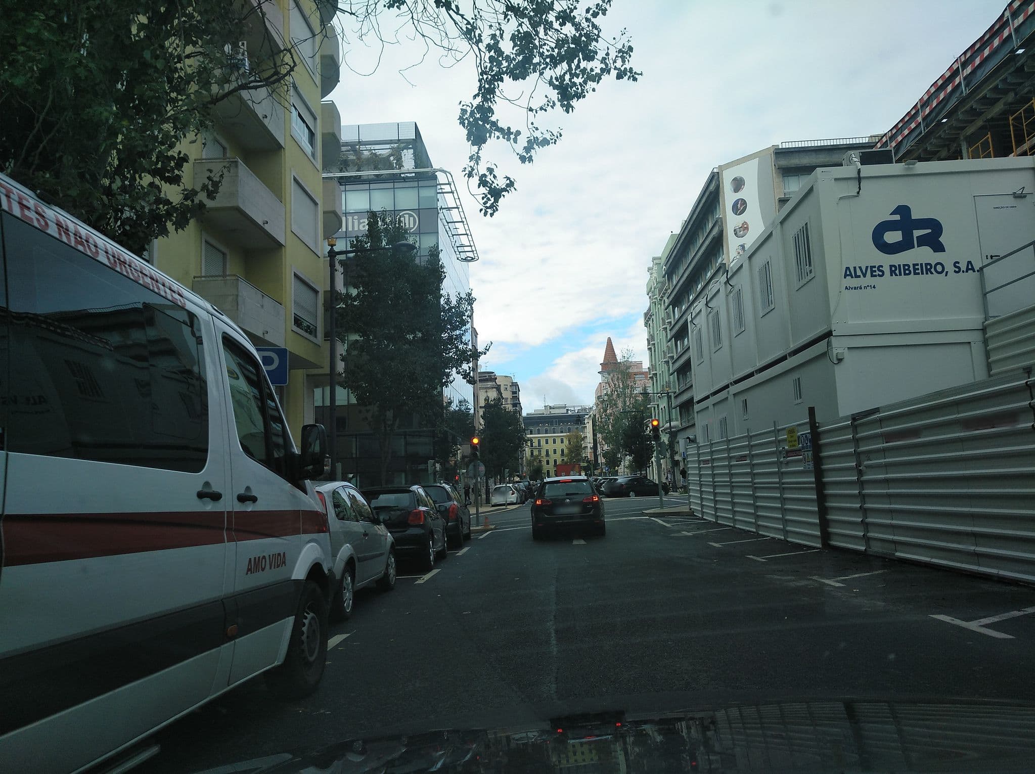 Street view near Lumen Hotel & The Lisbon Light Show, Lisbon — © filohipo (CC BY-SA · Mapillary)