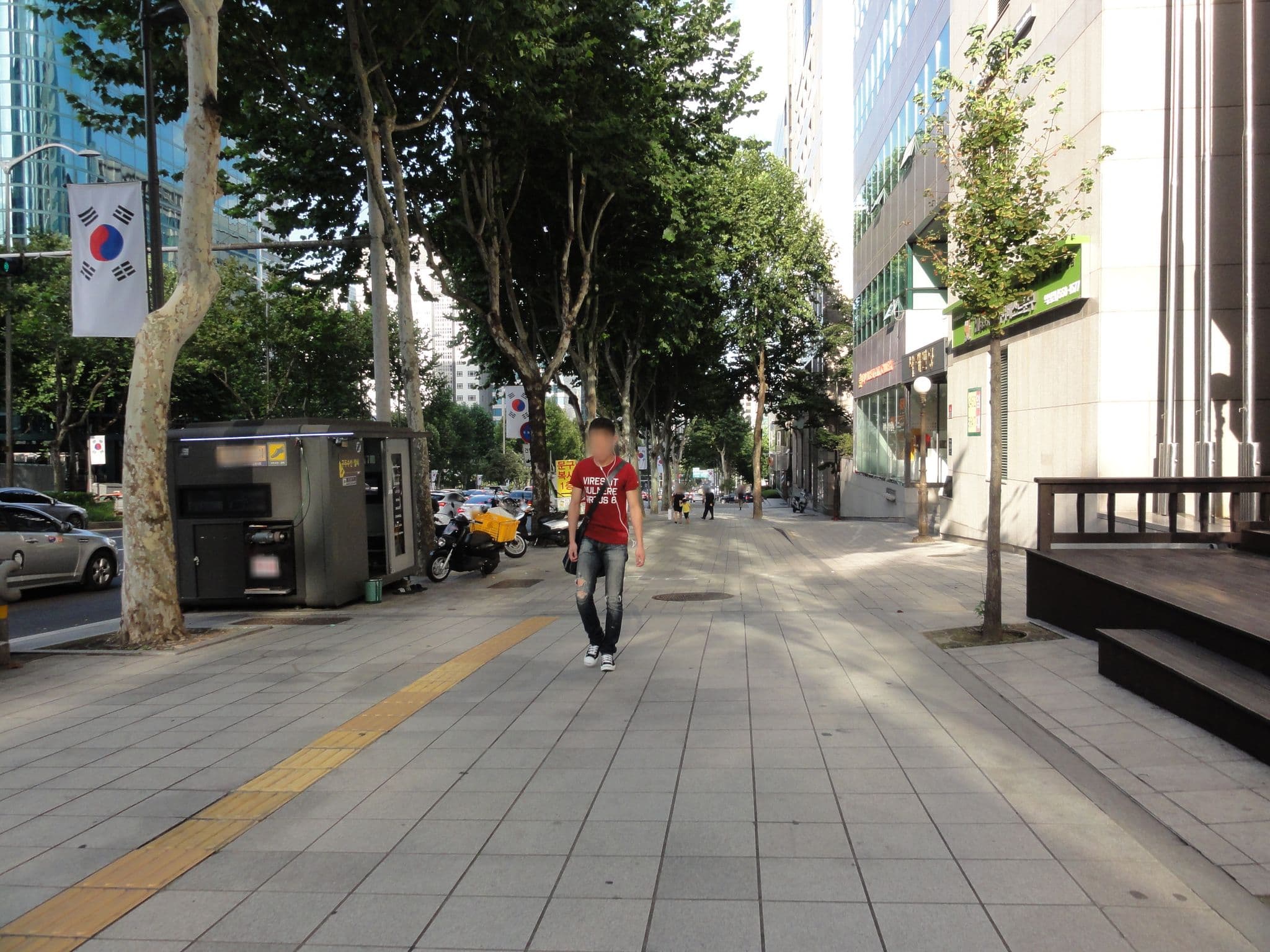 Street view near 아일랜드 호텔, Yongsan-dong — © smathermather (CC BY-SA · Mapillary)