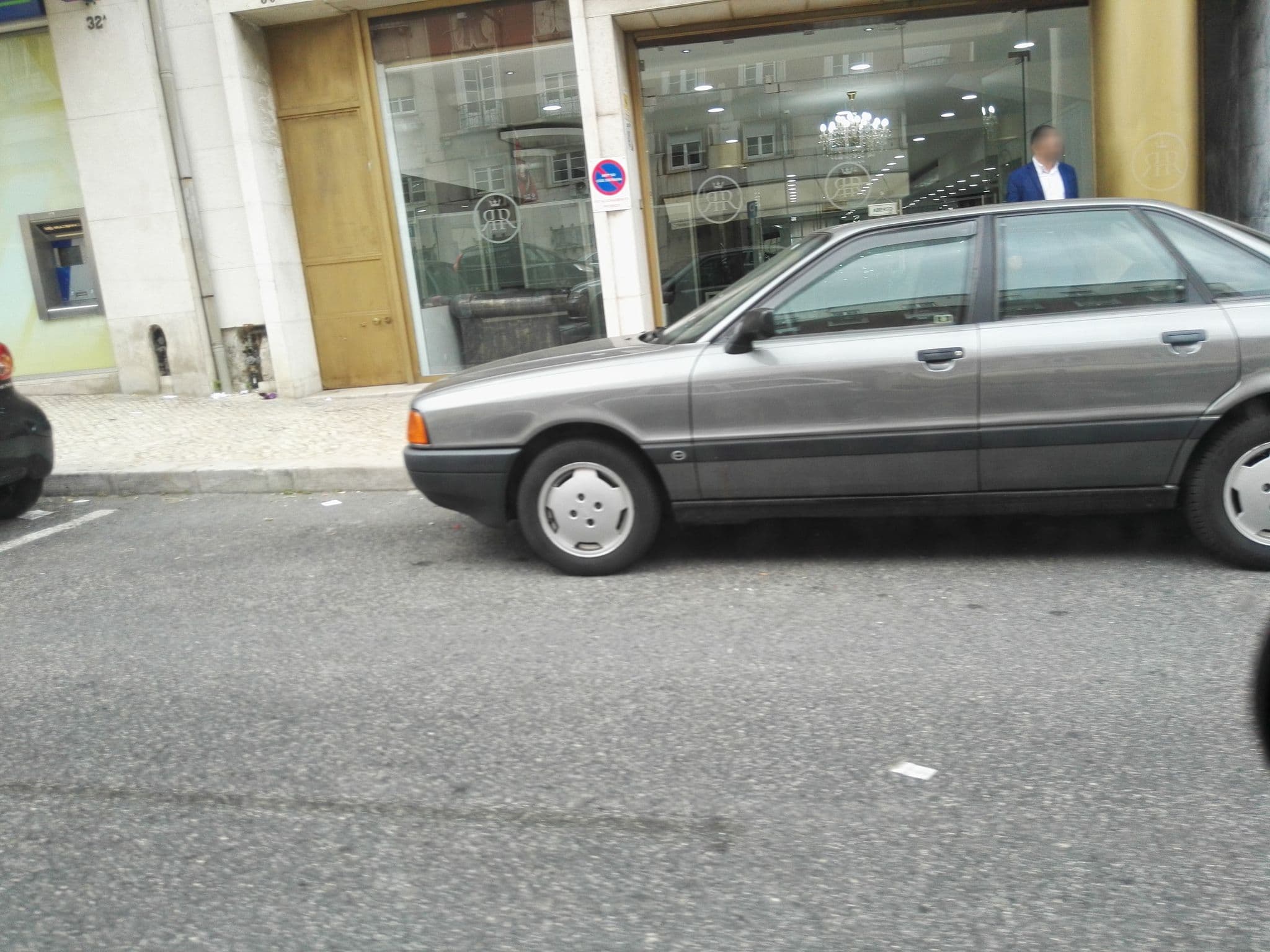 Street view near Miraparque, Lisbon — © filipegraciosa (CC BY-SA · Mapillary)