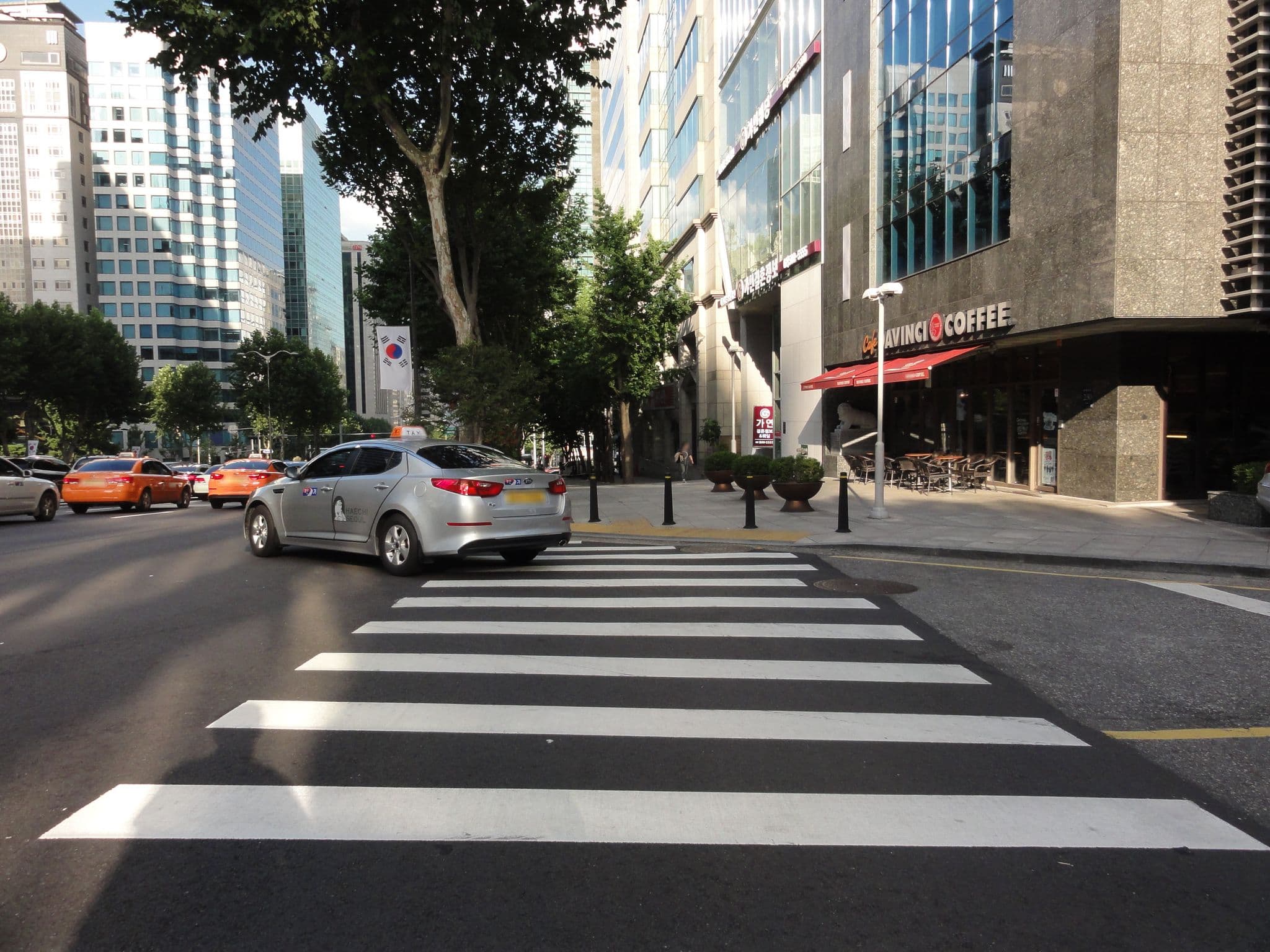 Street view near Hotel Grammos, Yongsan-dong — © smathermather (CC BY-SA · Mapillary)