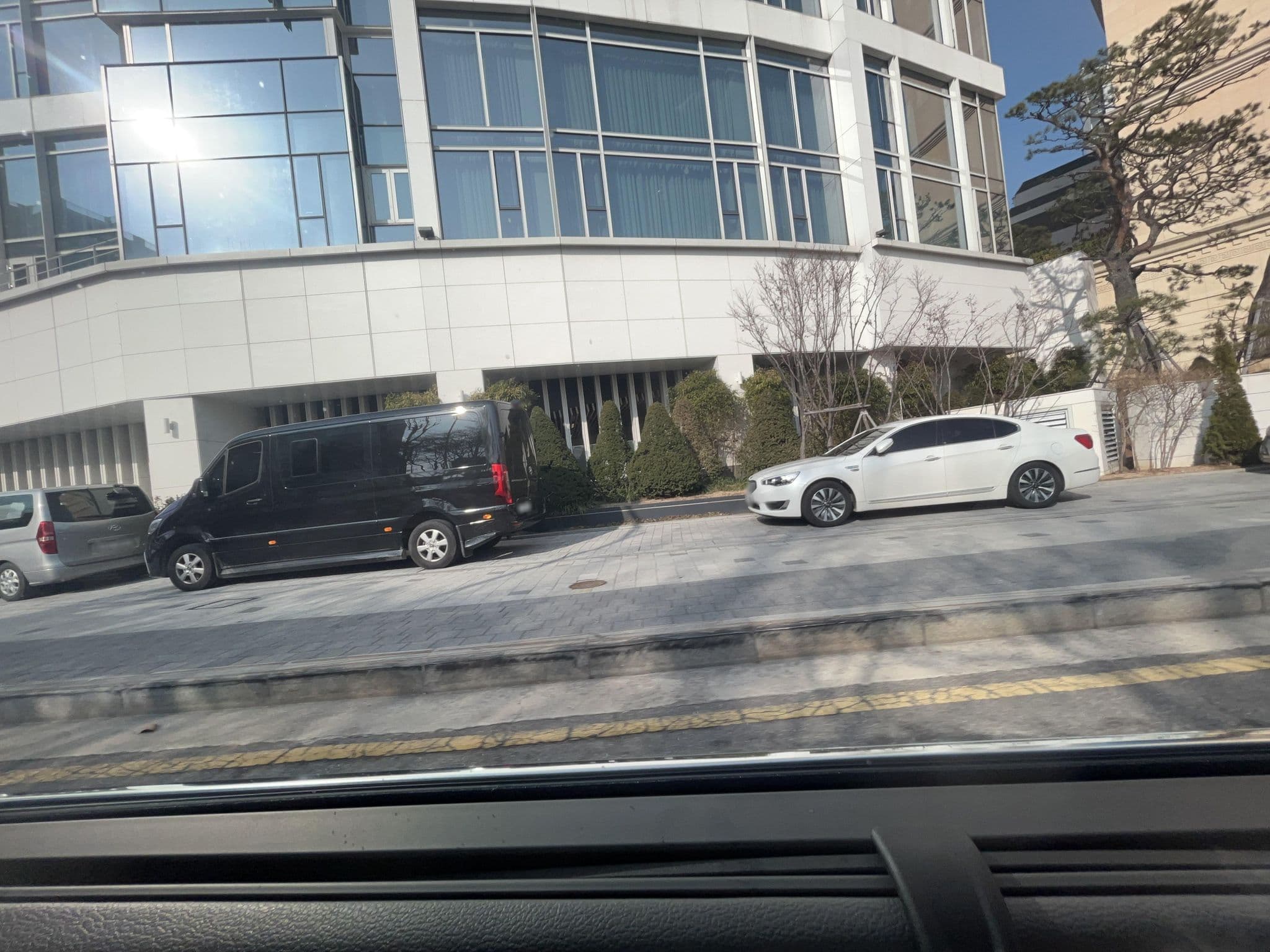 Street view near 호텔 엘루이 (Hotel ELLUI), Yongsan-dong — © AmarTT (CC BY-SA · Mapillary)